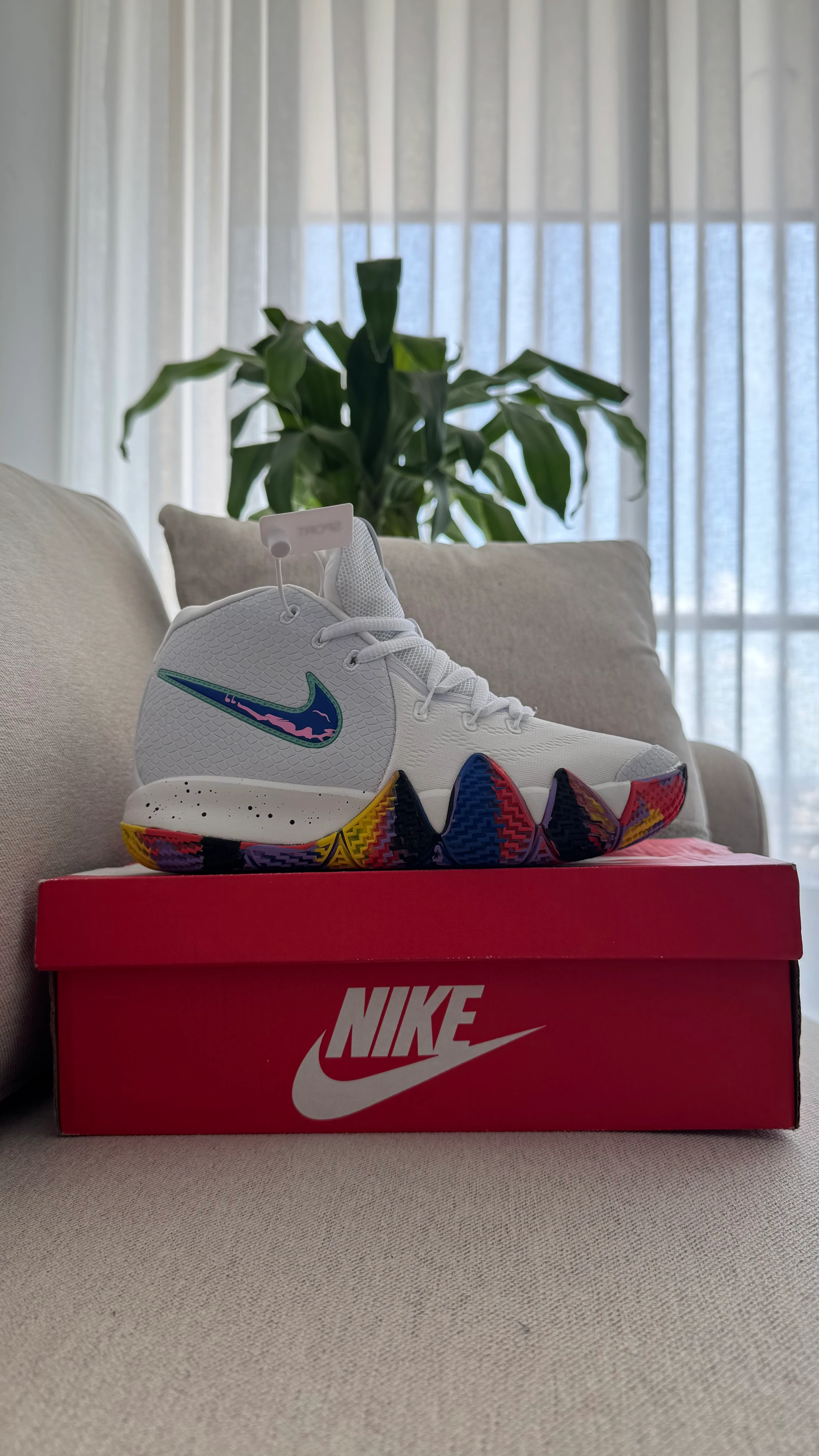 NIKE KYRIE IRVING BLANCO COLORS - Image 5