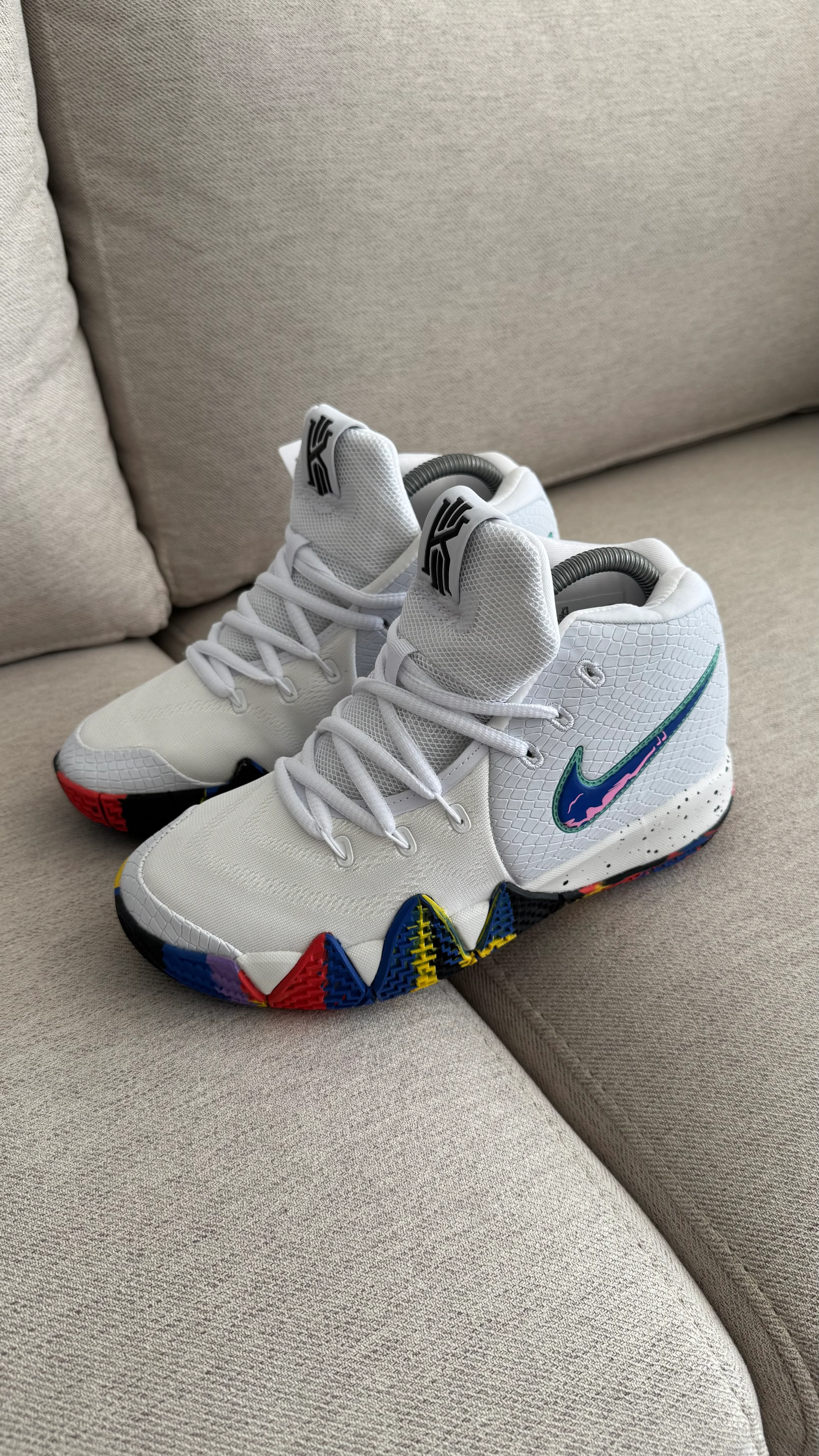 NIKE KYRIE IRVING BLANCO COLORS - Image 8