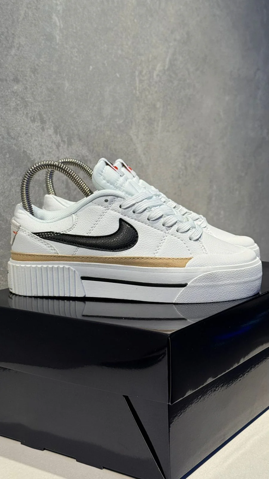 NIKE LEGACY BLANCO NEGRO PROMO - Image 2