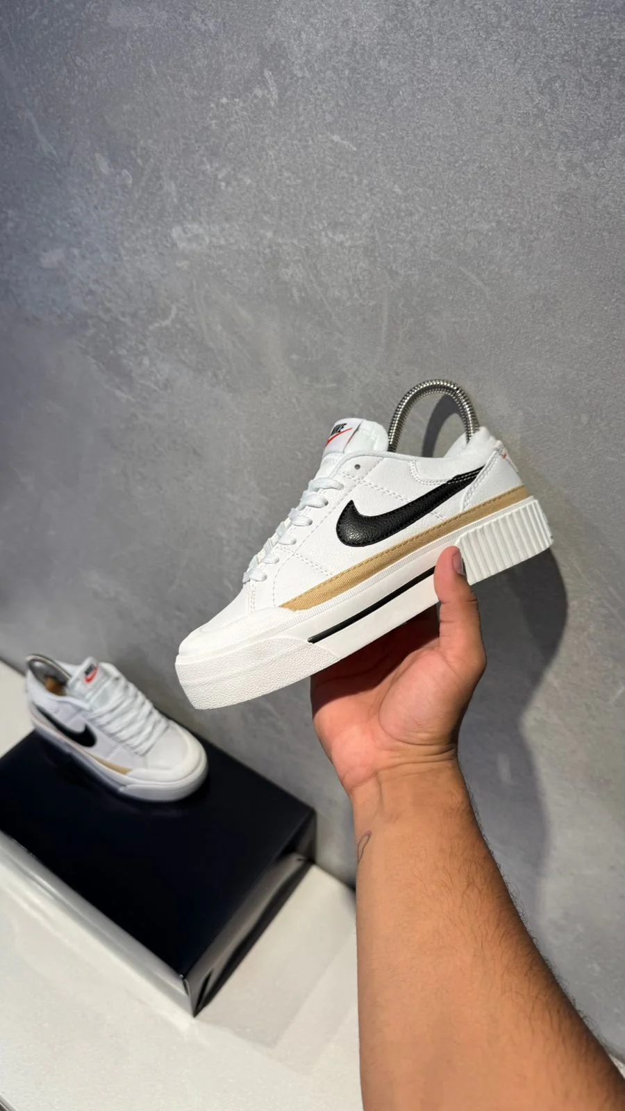 NIKE LEGACY BLANCO NEGRO PROMO - Image 3