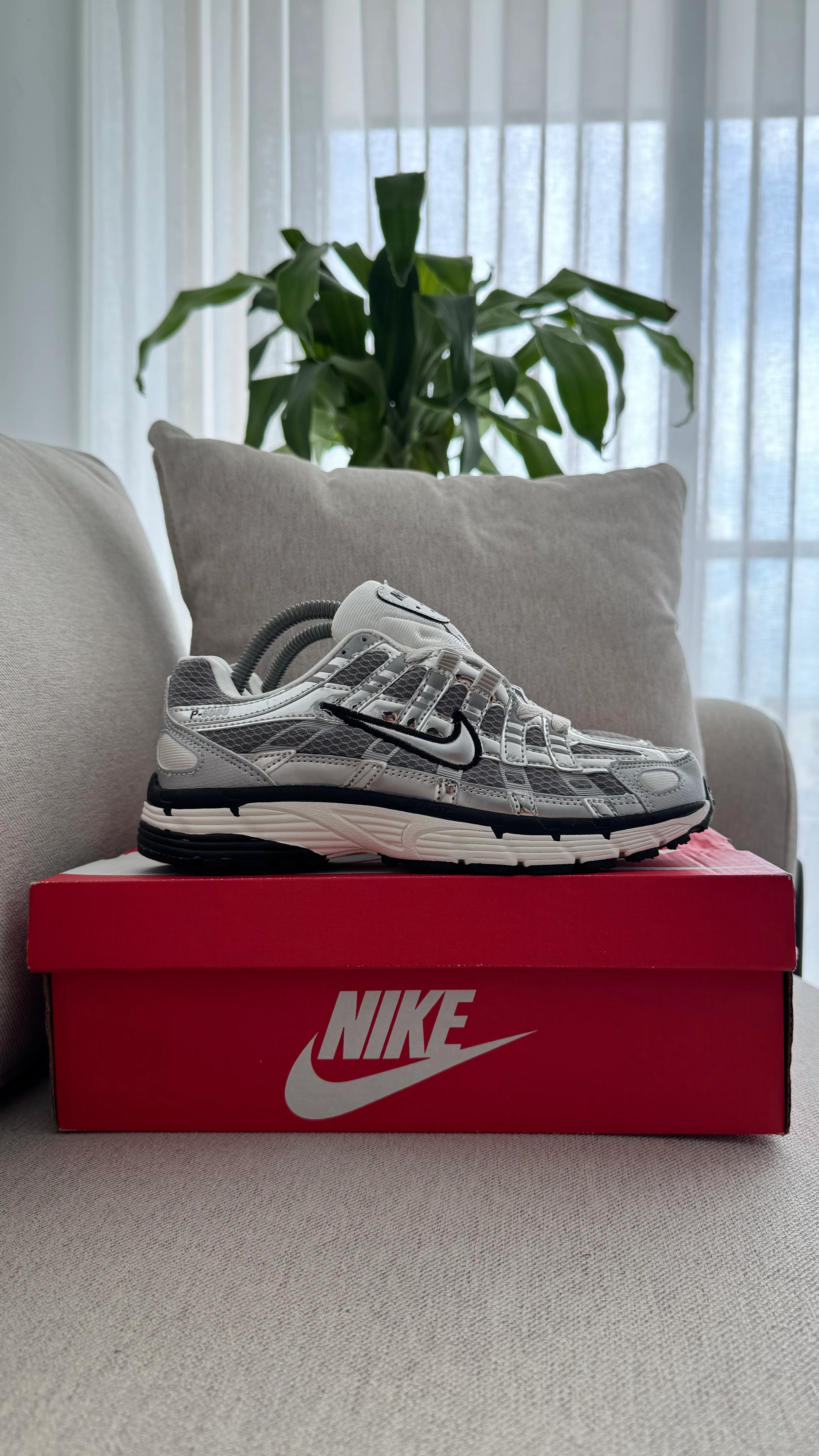 NIKE P6000 PLATEADO - Image 5