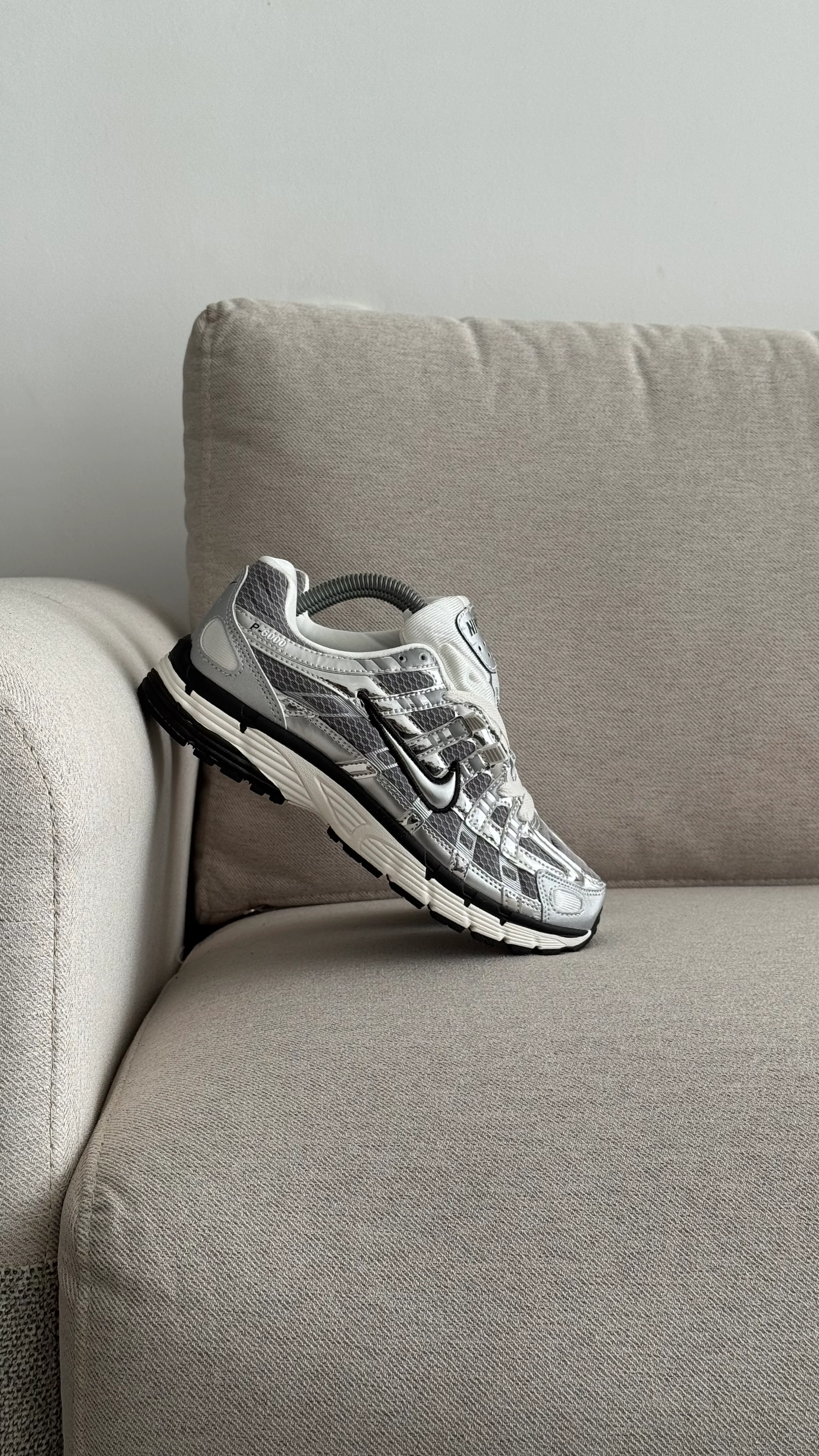 NIKE P6000 PLATEADO - Image 6