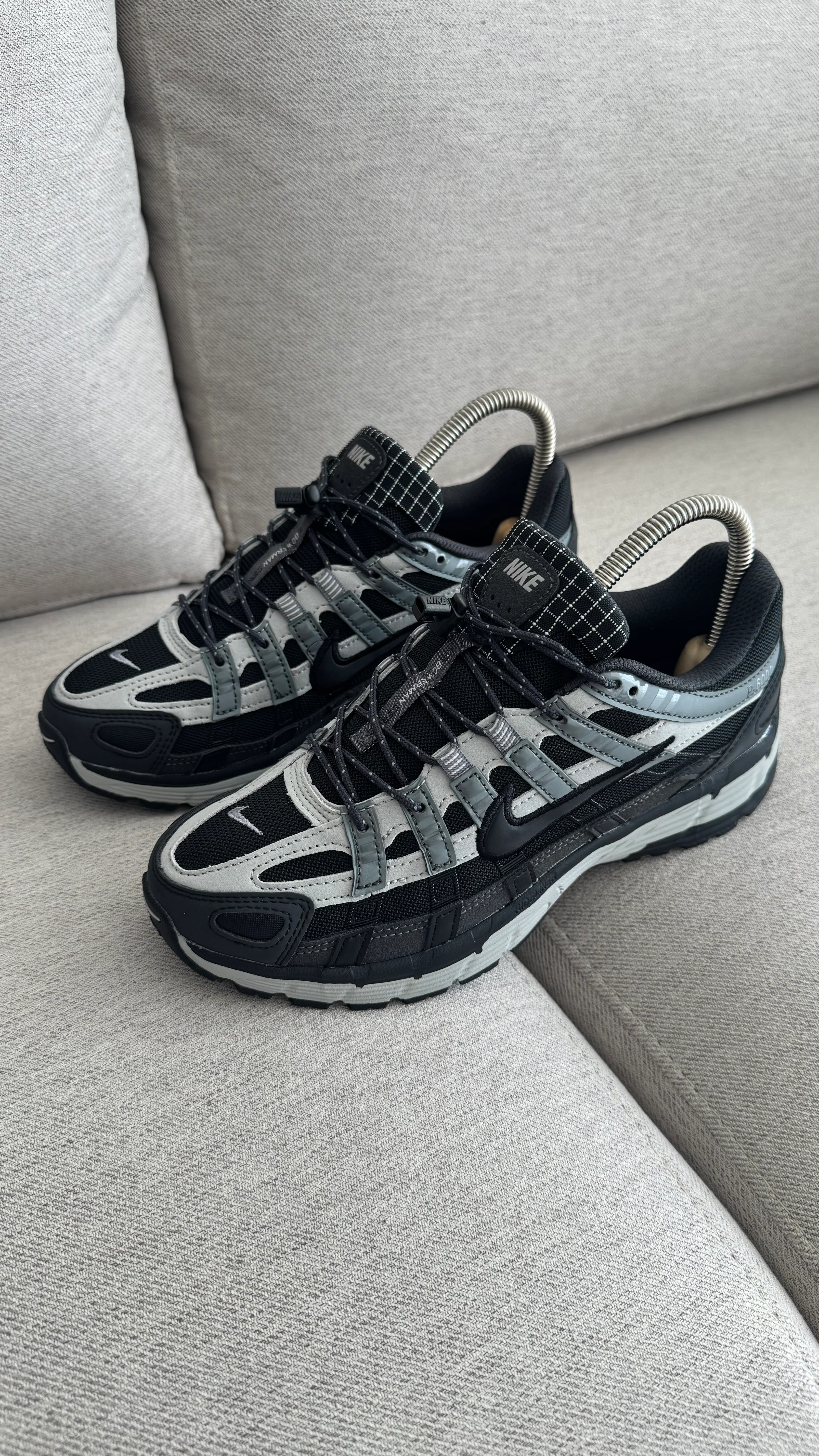 NIKE P6000 NEGRO BLANCO - Image 10