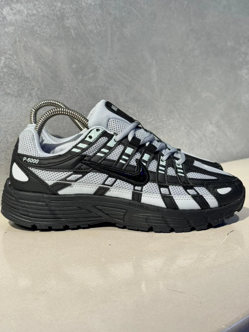 NIKE P6000 NEGRO GRIS - Image 4