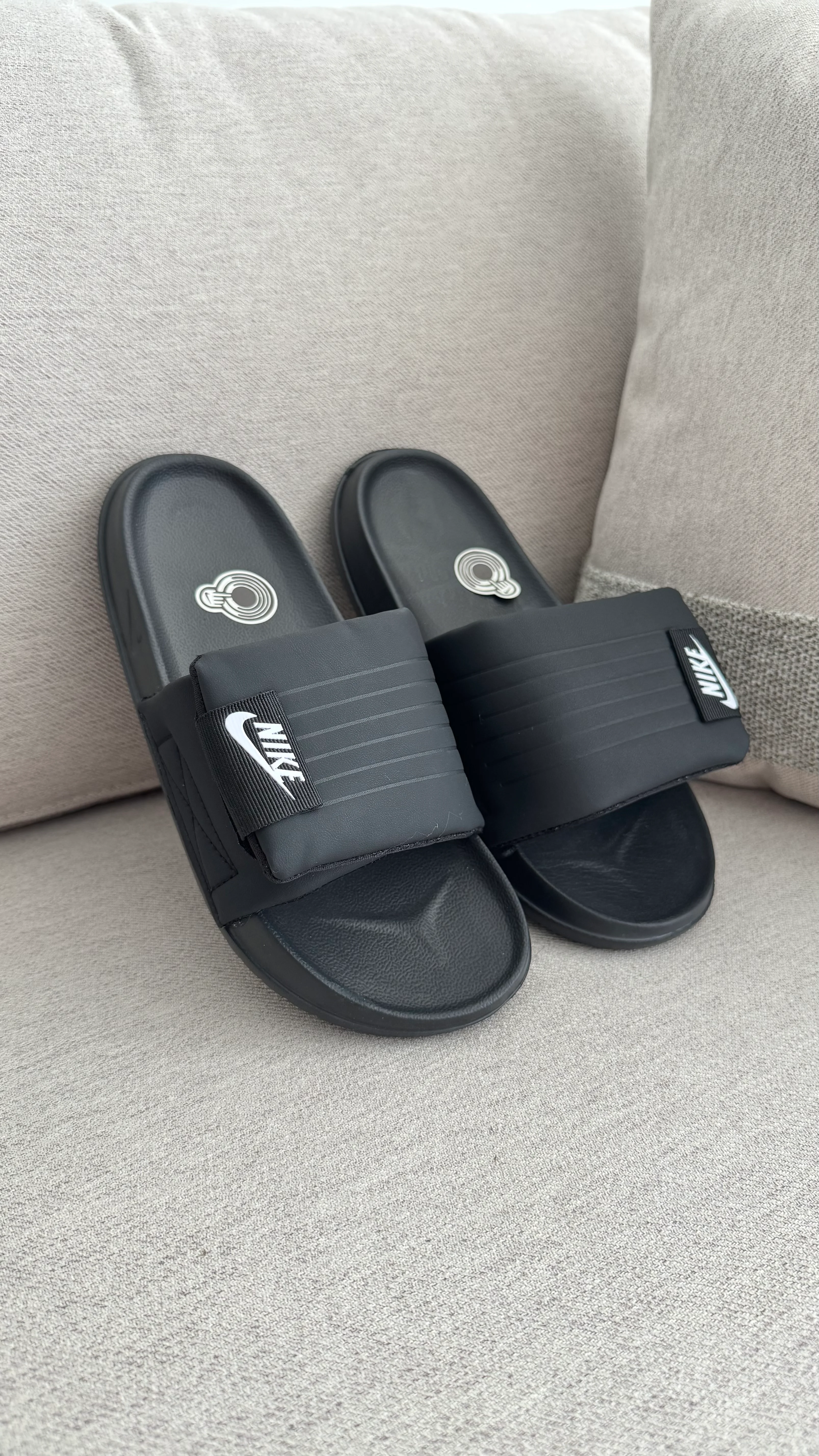 NIKE PANTUFLA NEGRA - Image 10