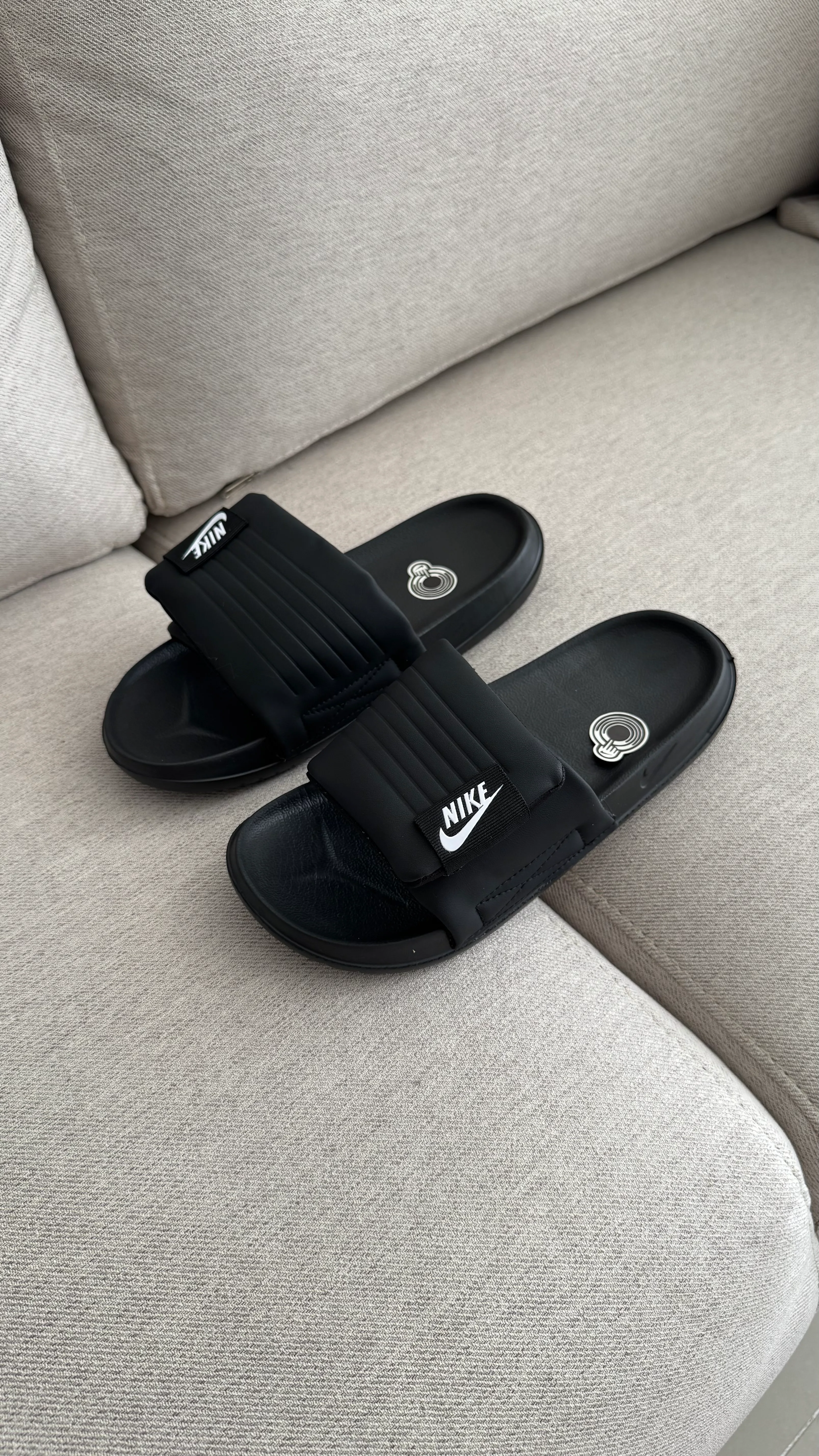 NIKE PANTUFLA NEGRA - Image 11