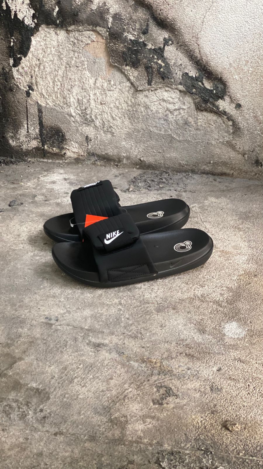 NIKE PANTUFLA NEGRA - Image 2