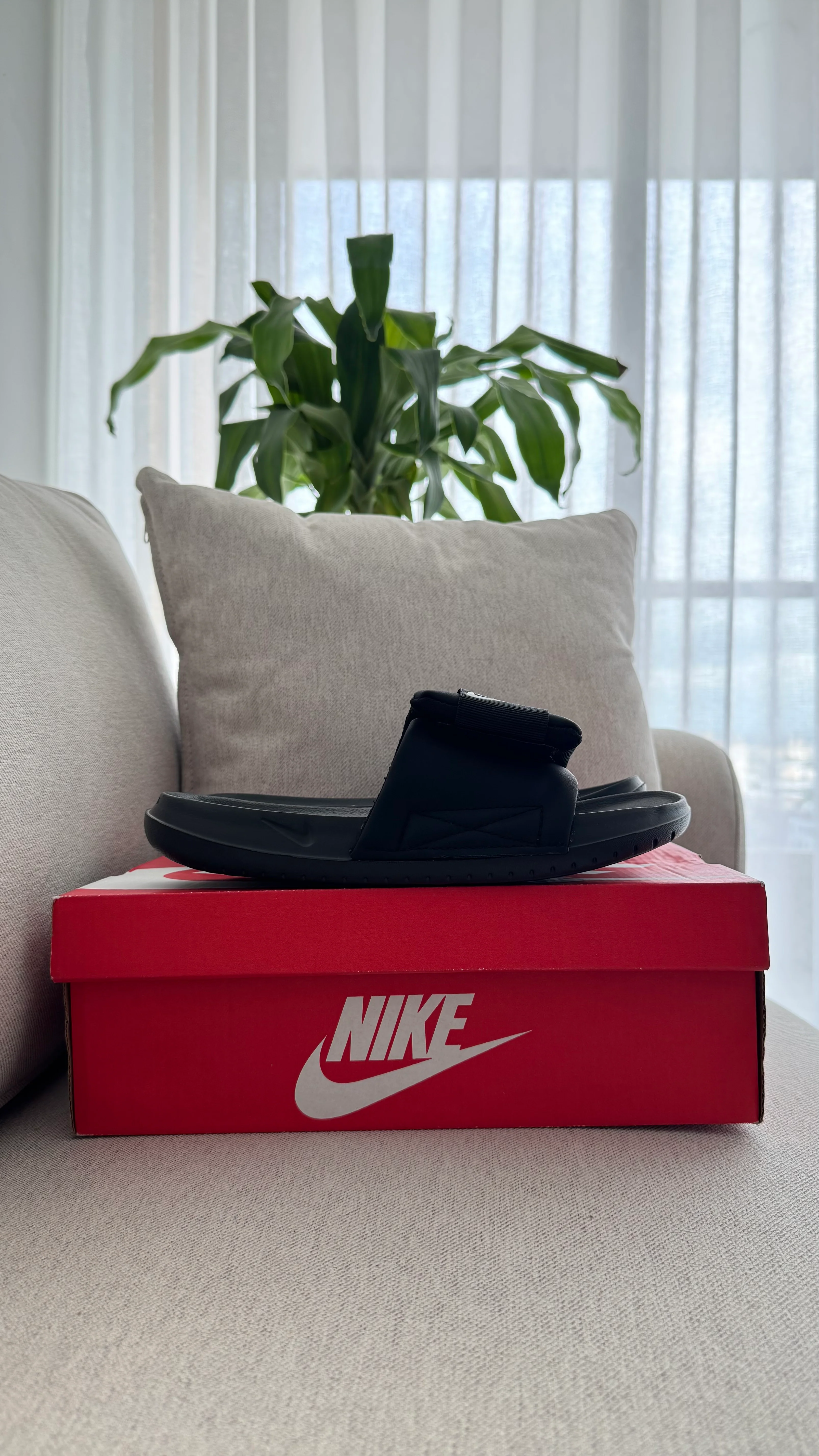 NIKE PANTUFLA NEGRA - Image 7