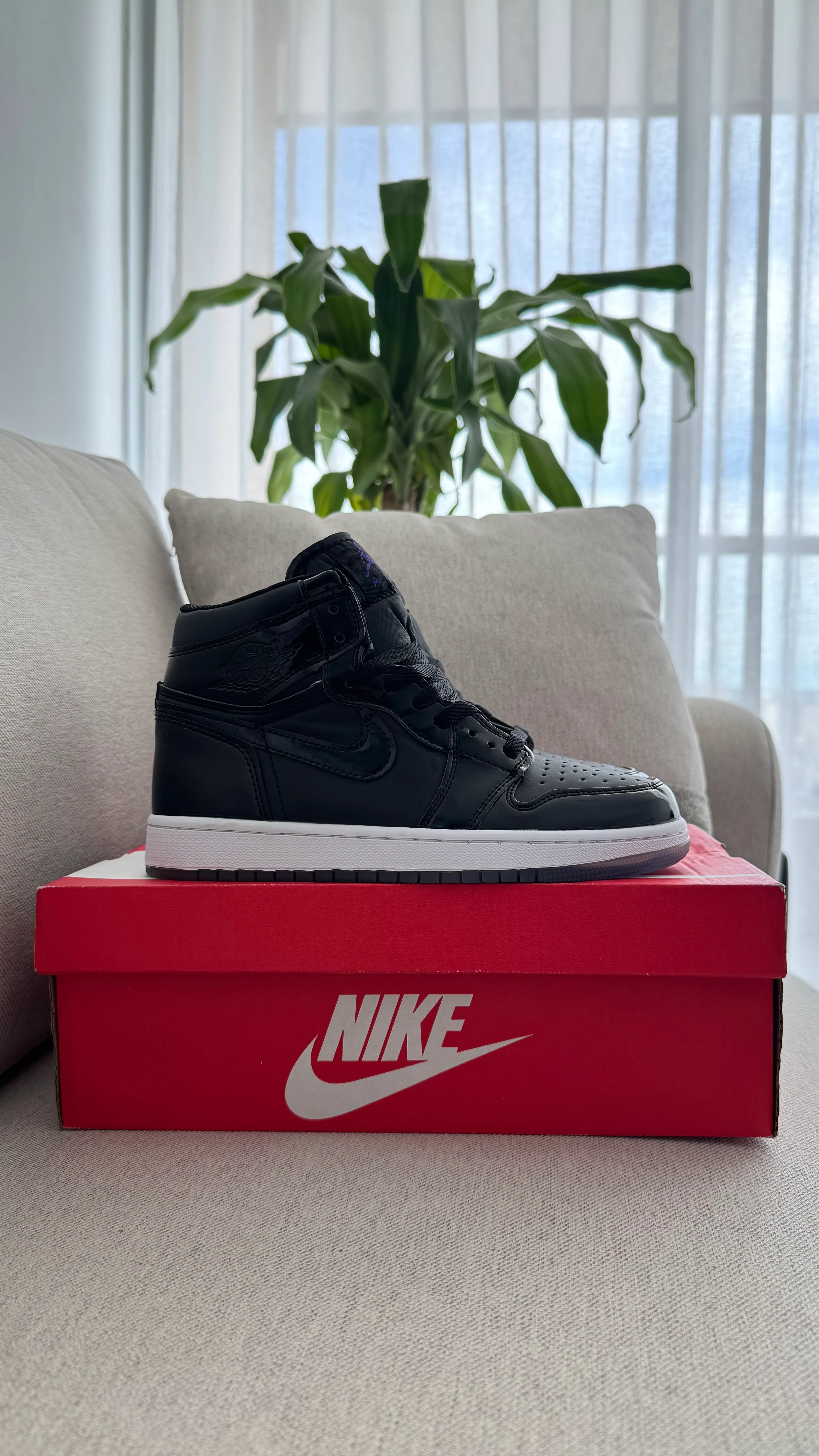 NIKE RETRO 1 BOTA CHAROL NEGRA - Image 4