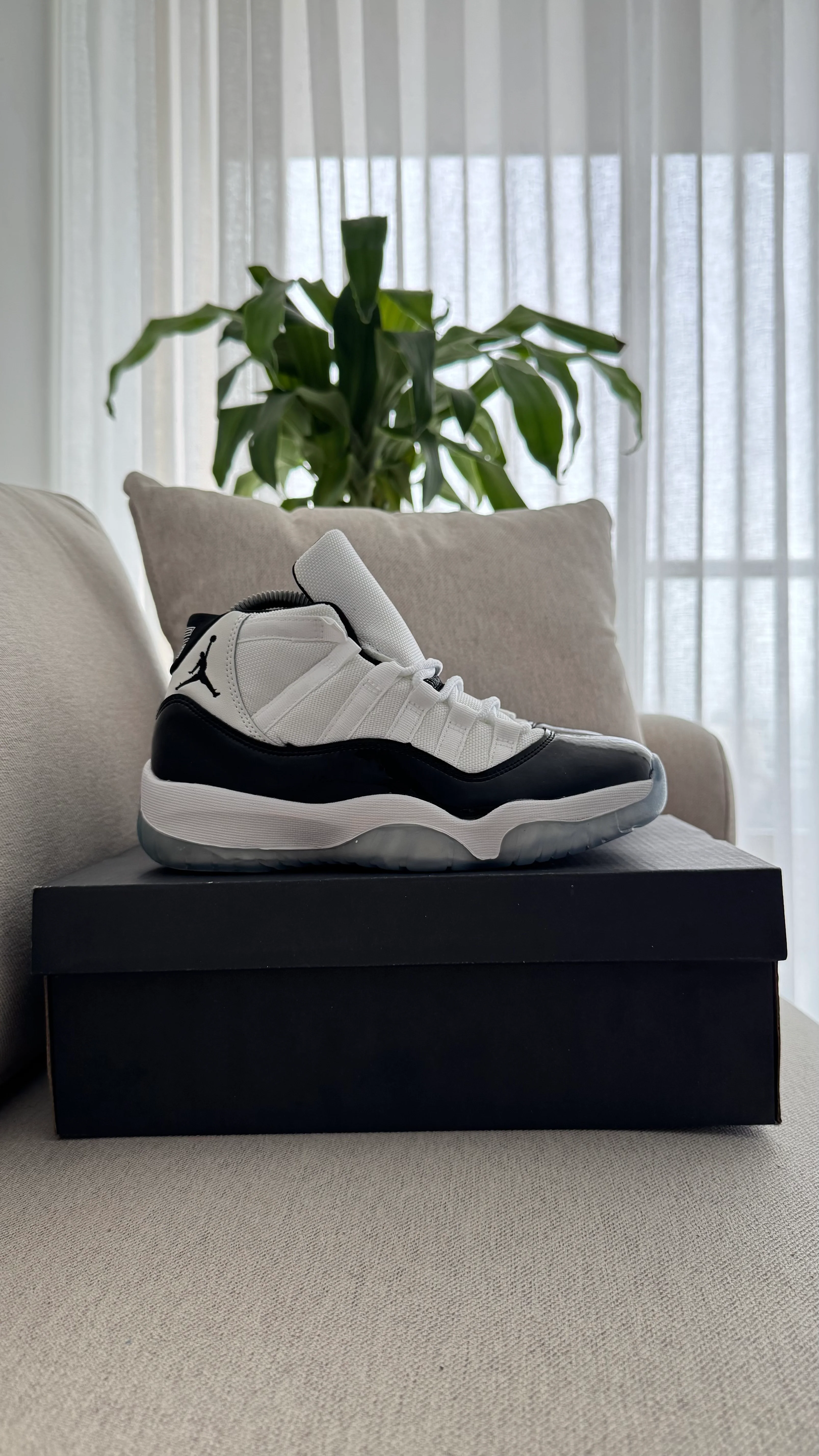 NIKE RETRO 11 BLANCO NEGRO - Image 7