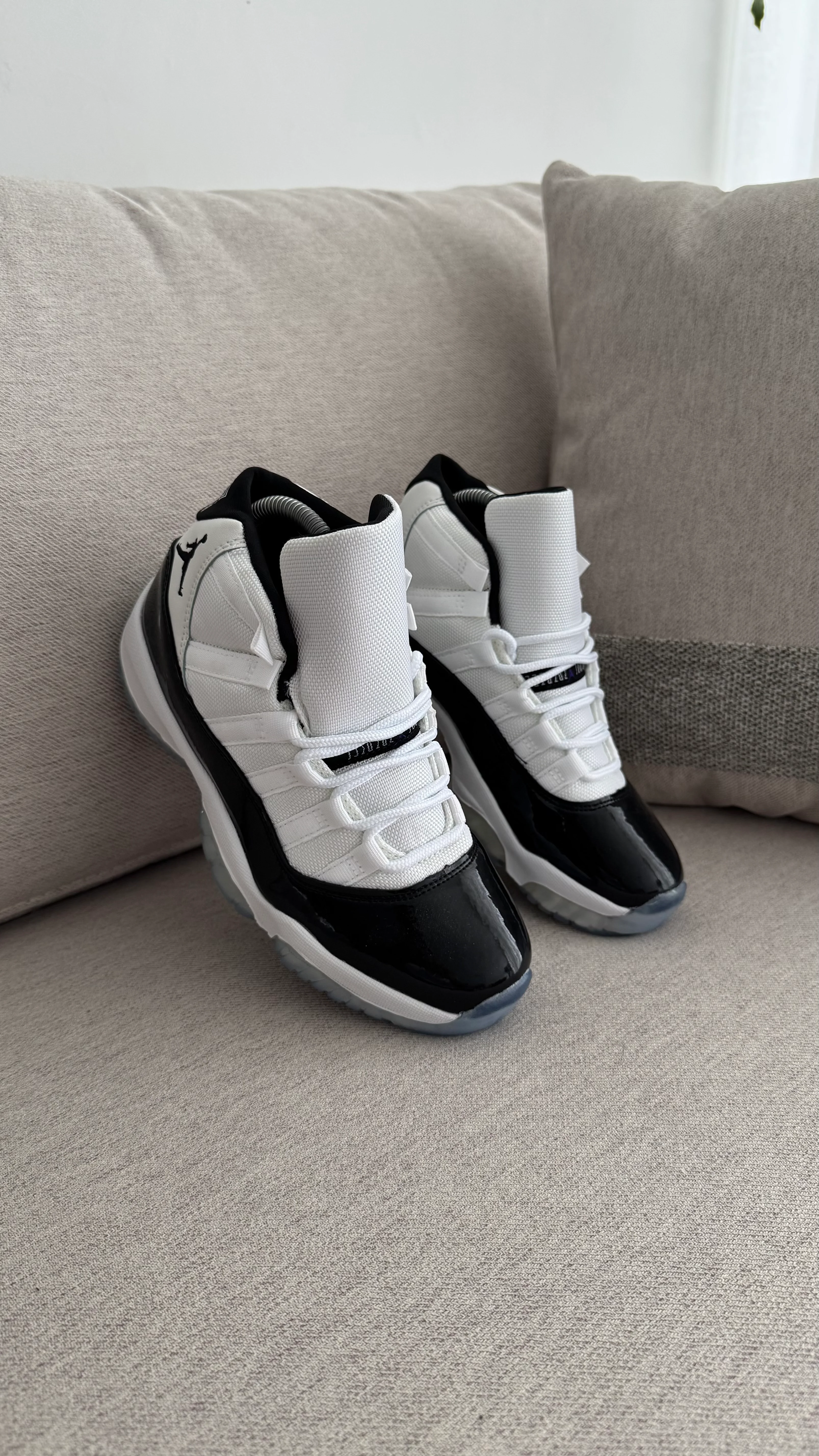 NIKE RETRO 11 BLANCO NEGRO - Image 9