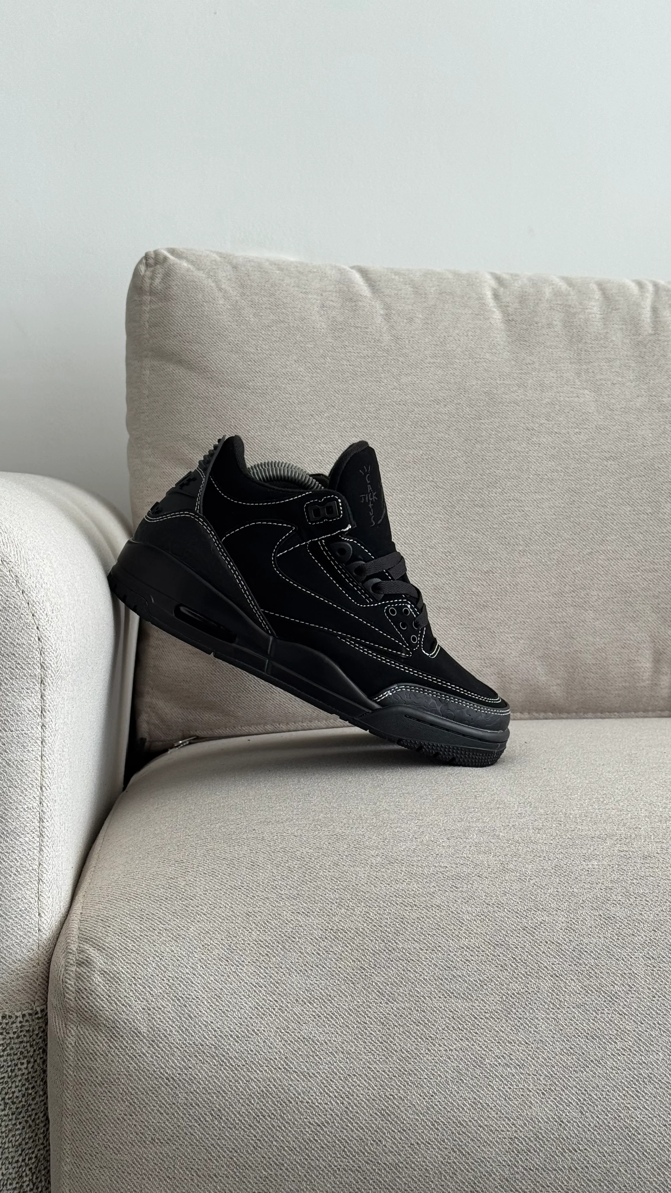 NIKE RETRO 3 TRAVIS NEGRA - Image 2