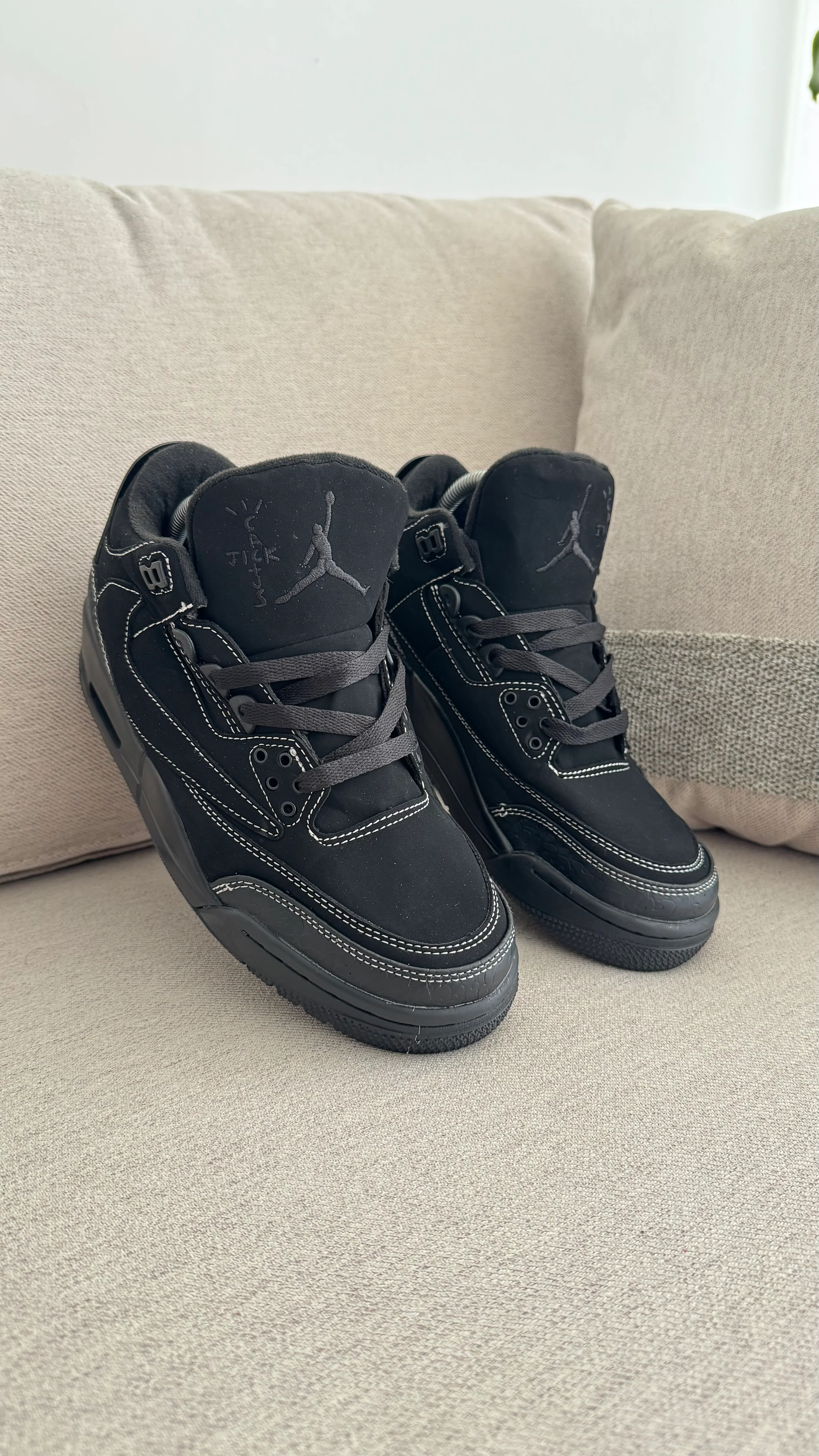 NIKE RETRO 3 TRAVIS NEGRA - Image 3
