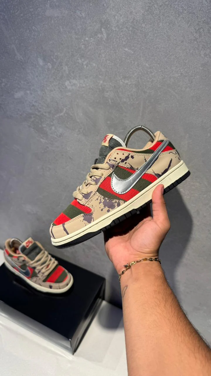 NIKE SB DUNK CHUCKYLEITOR - Image 3