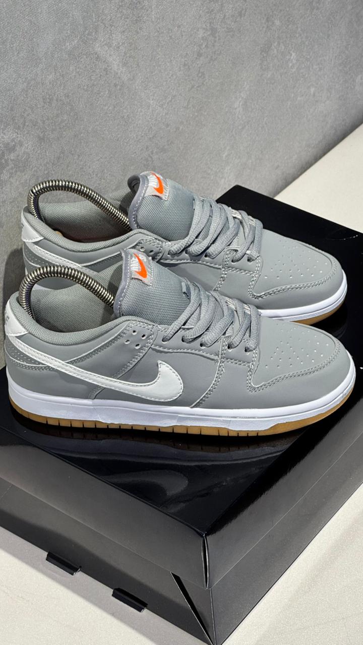 NIKE SB DUNK GRIS BLANCO CAFE - Image 4