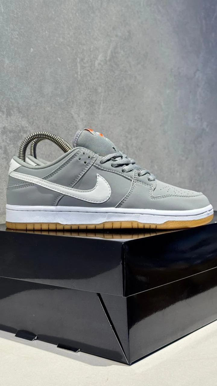 NIKE SB DUNK GRIS BLANCO CAFE - Image 5