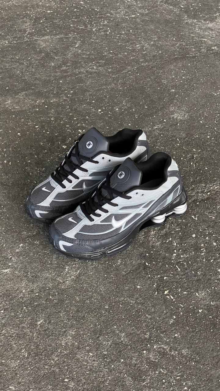 NIKE SHOX SUPREME NEGRO GRIS - Image 6