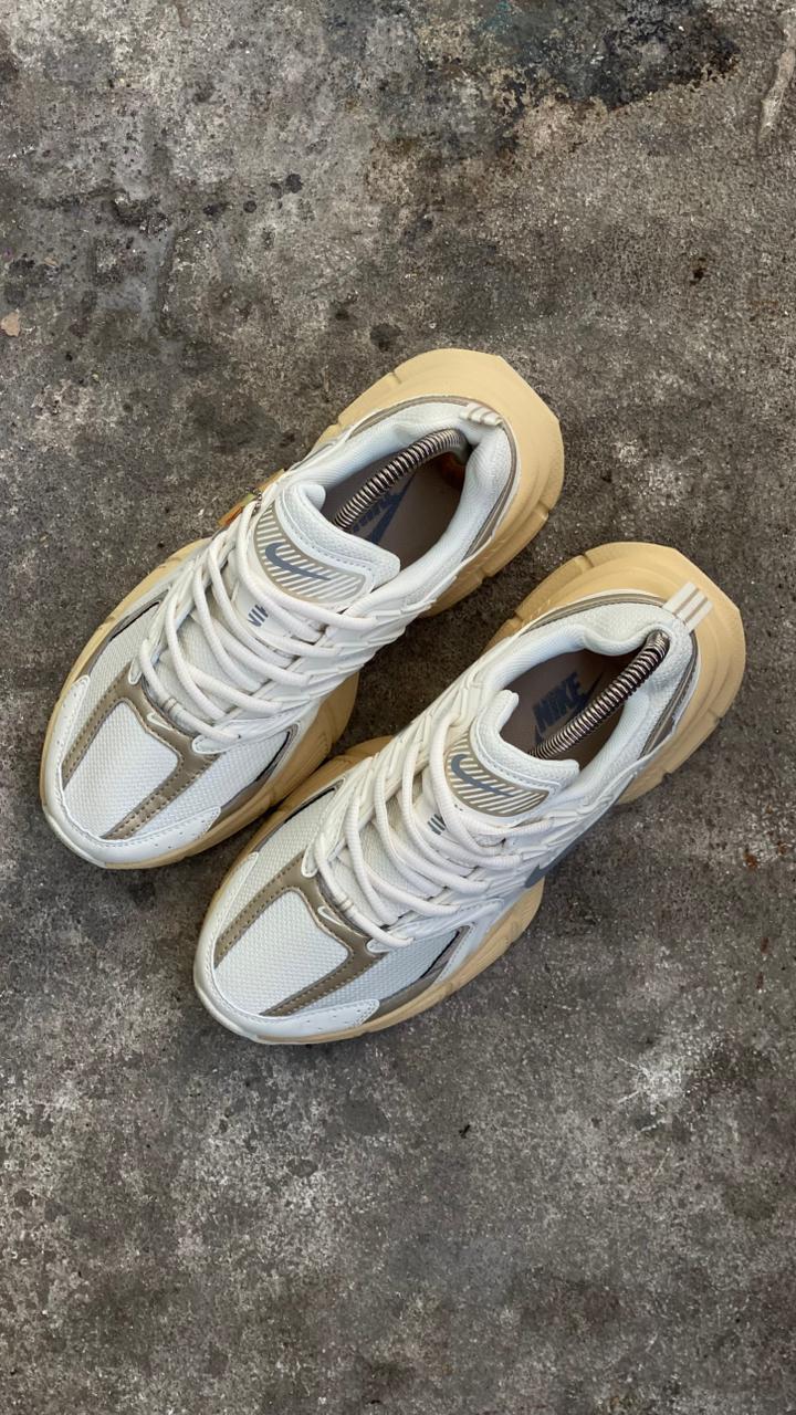 NIKE SKATE BLANCO BEIGE PROMO MASTER - Image 2