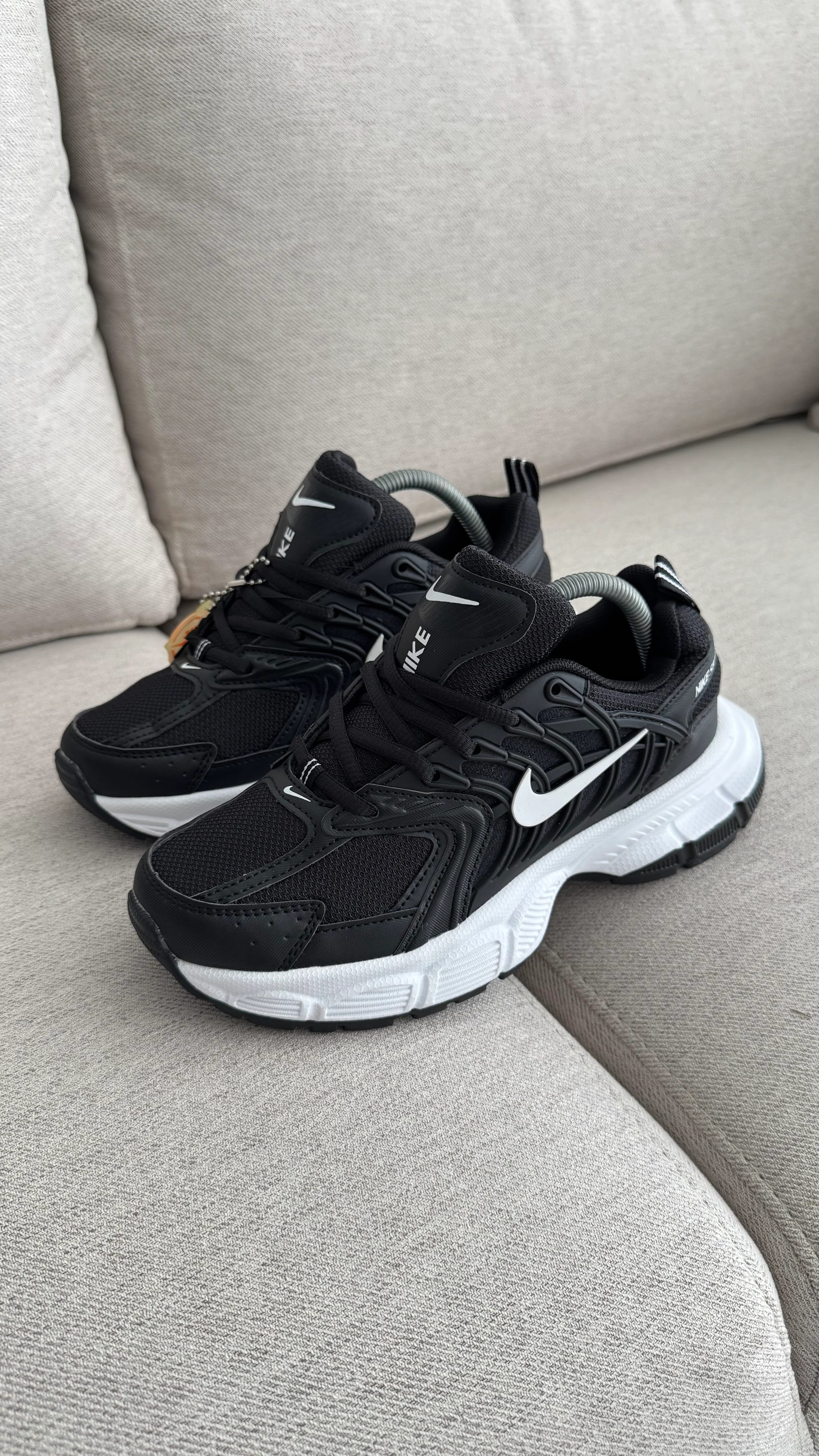 NIKE SKATE NEGRO BLANCO PROMO - Image 3
