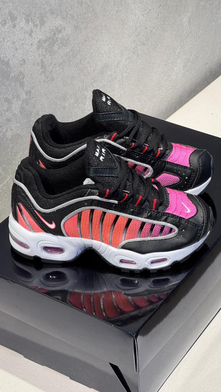 NIKE  TAIWILIND NEGRO COLOR NIÑOS - Image 4