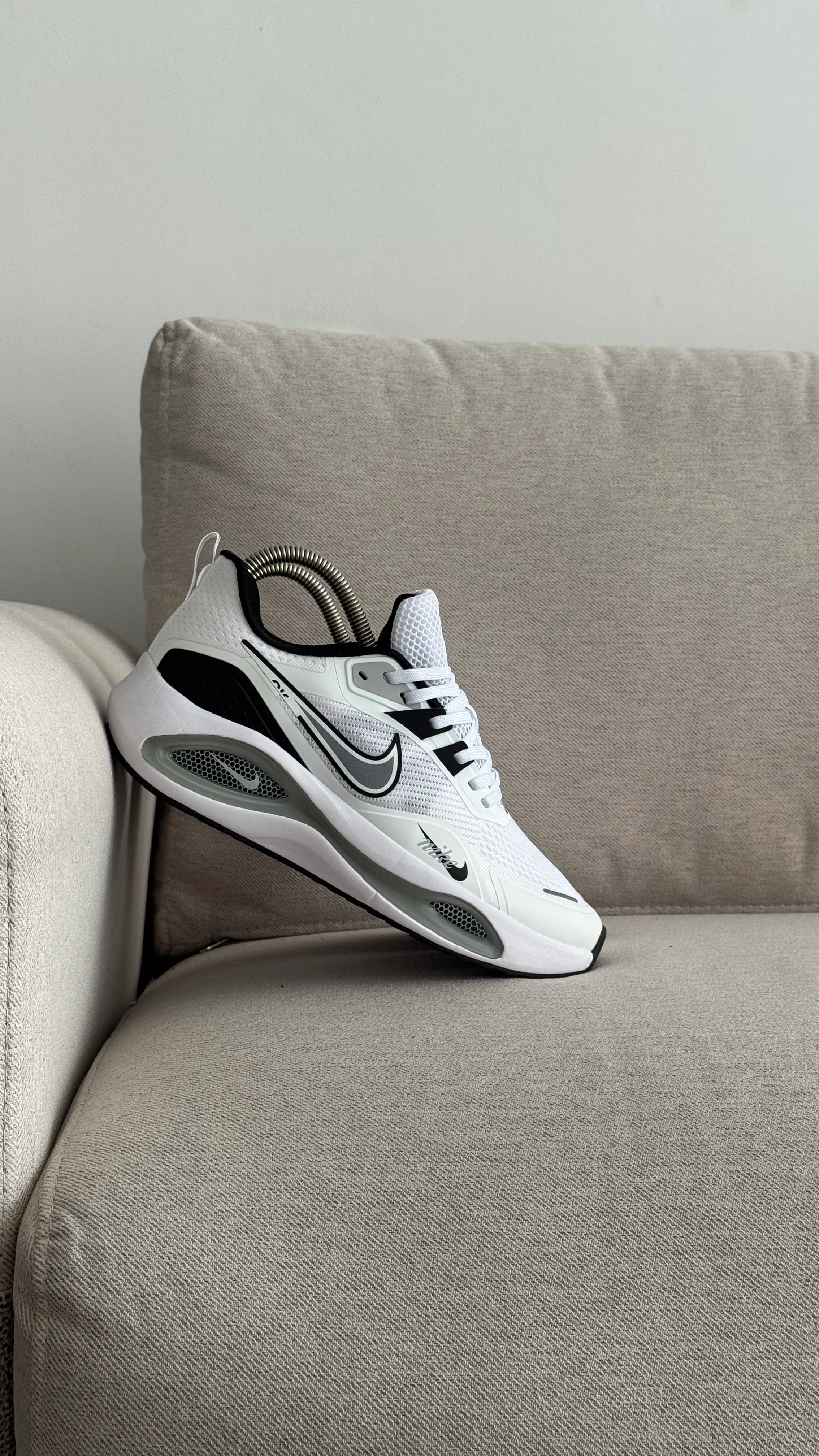 NIKE TENIS BLANCO NEGRO - Image 2
