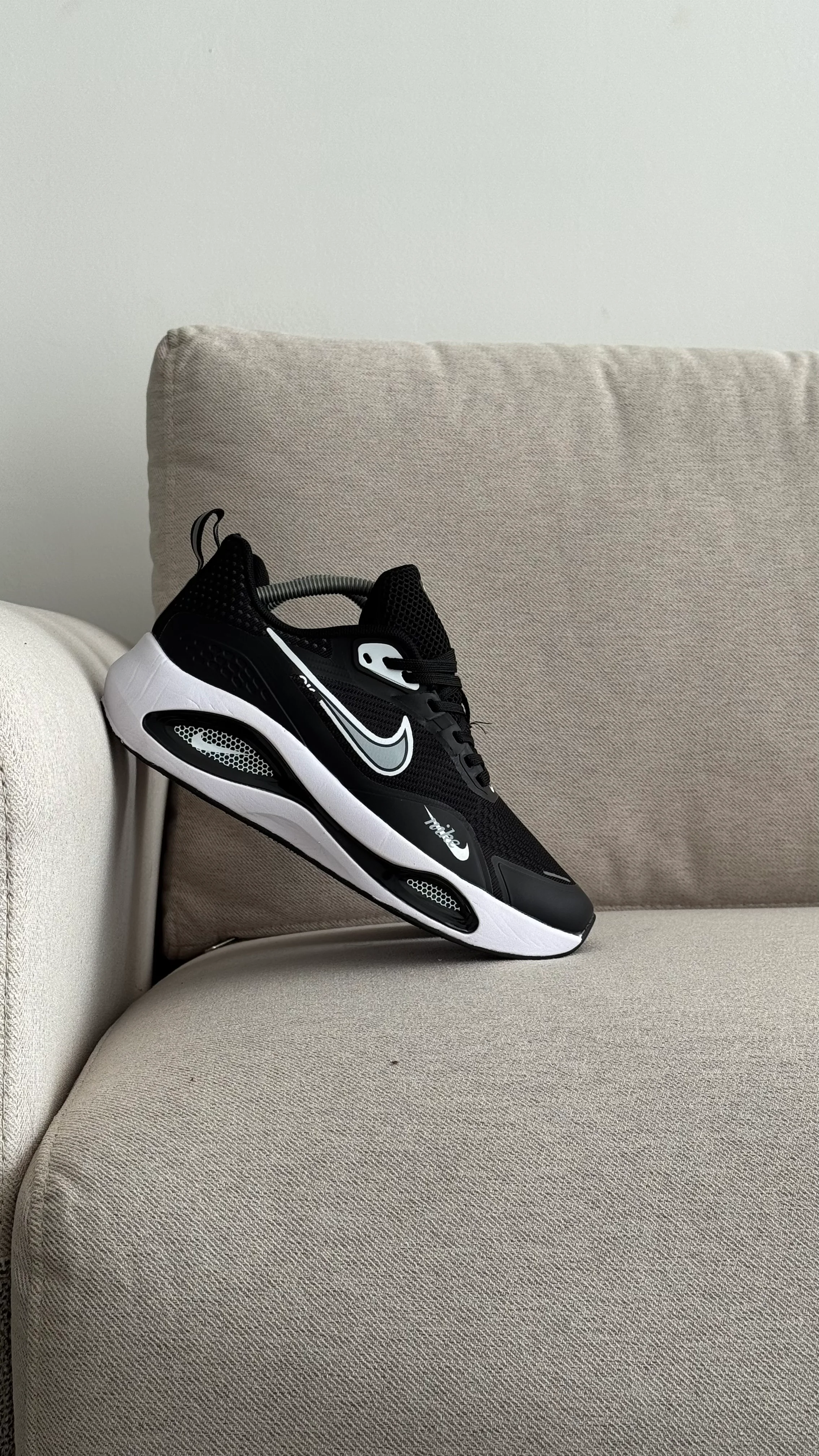 NIKE TENIS NEGRO BLANCO - Image 2