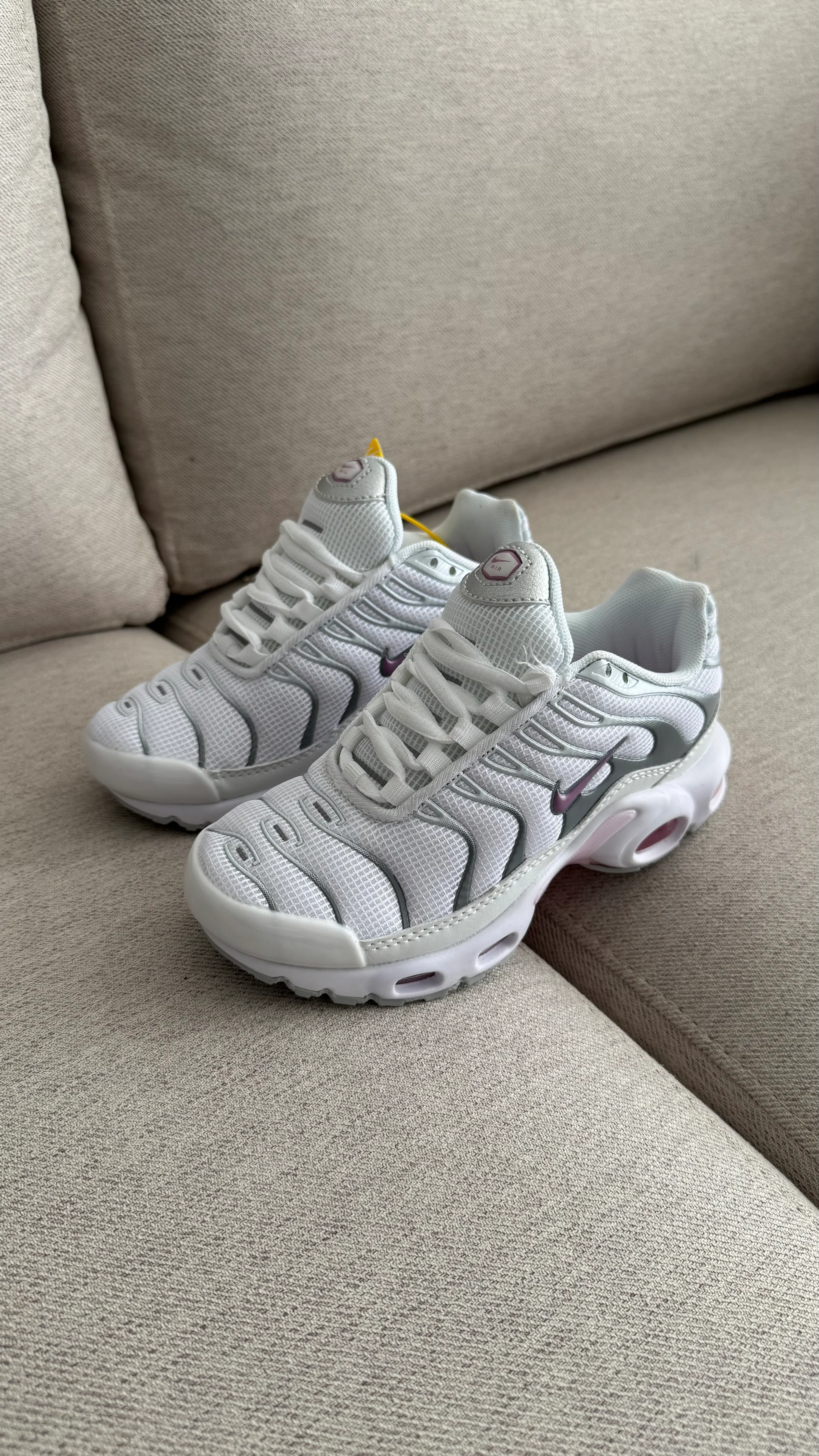 NIKE TN BLANCO ROSA NIÑA - Image 10