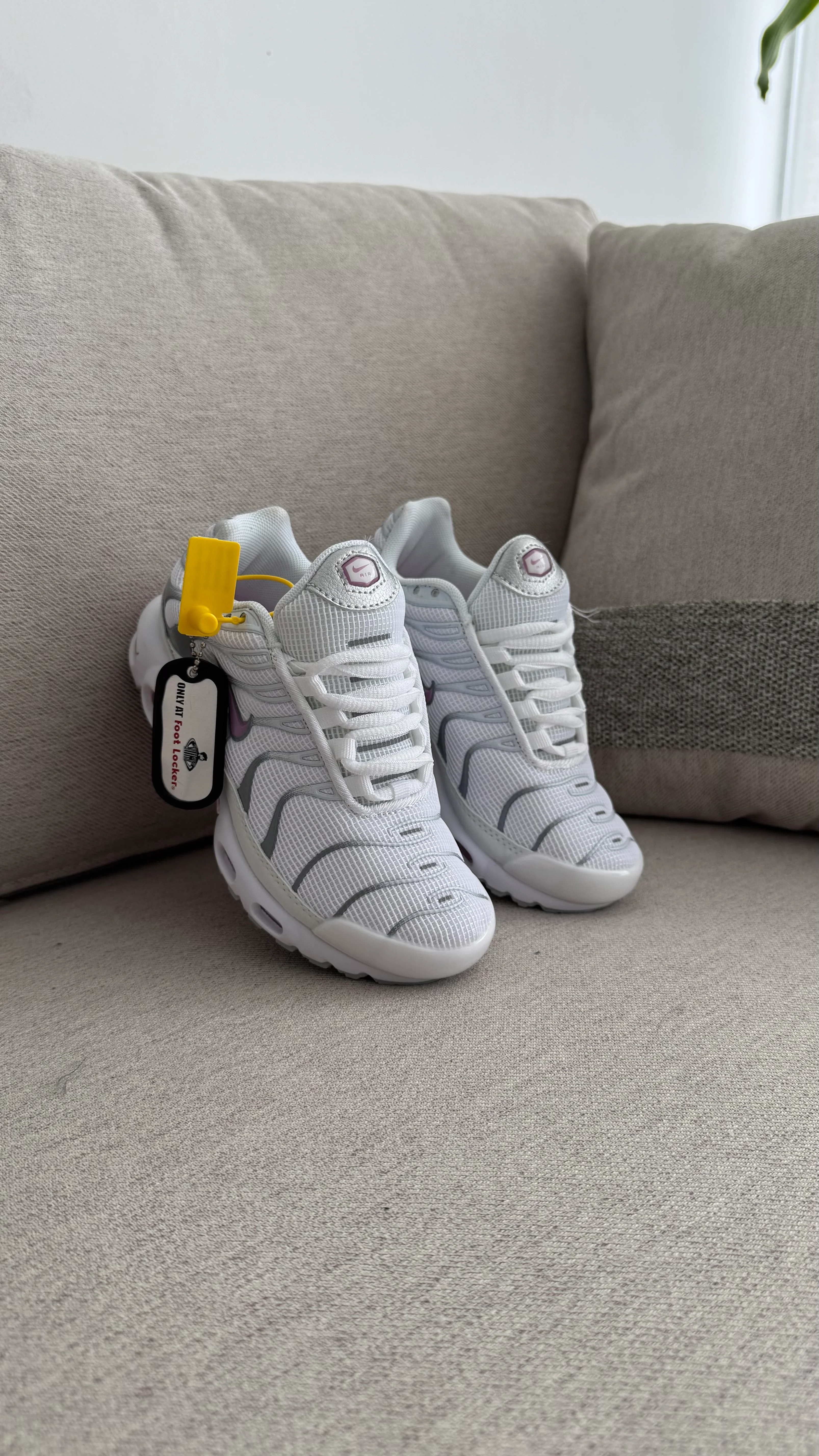NIKE TN BLANCO ROSA NIÑA - Image 9