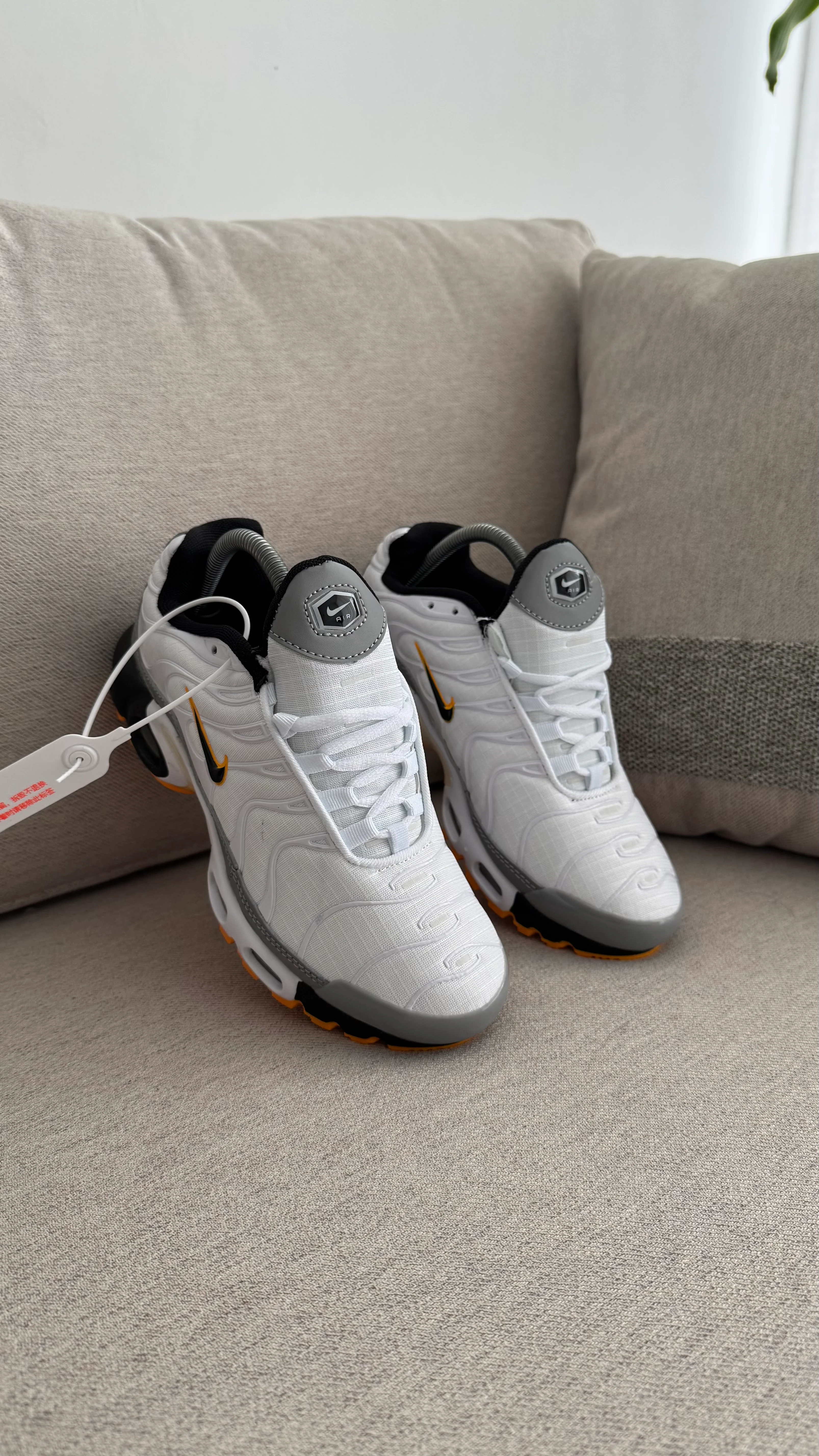 NIKE TN BLANCO AMARILLO - Image 9