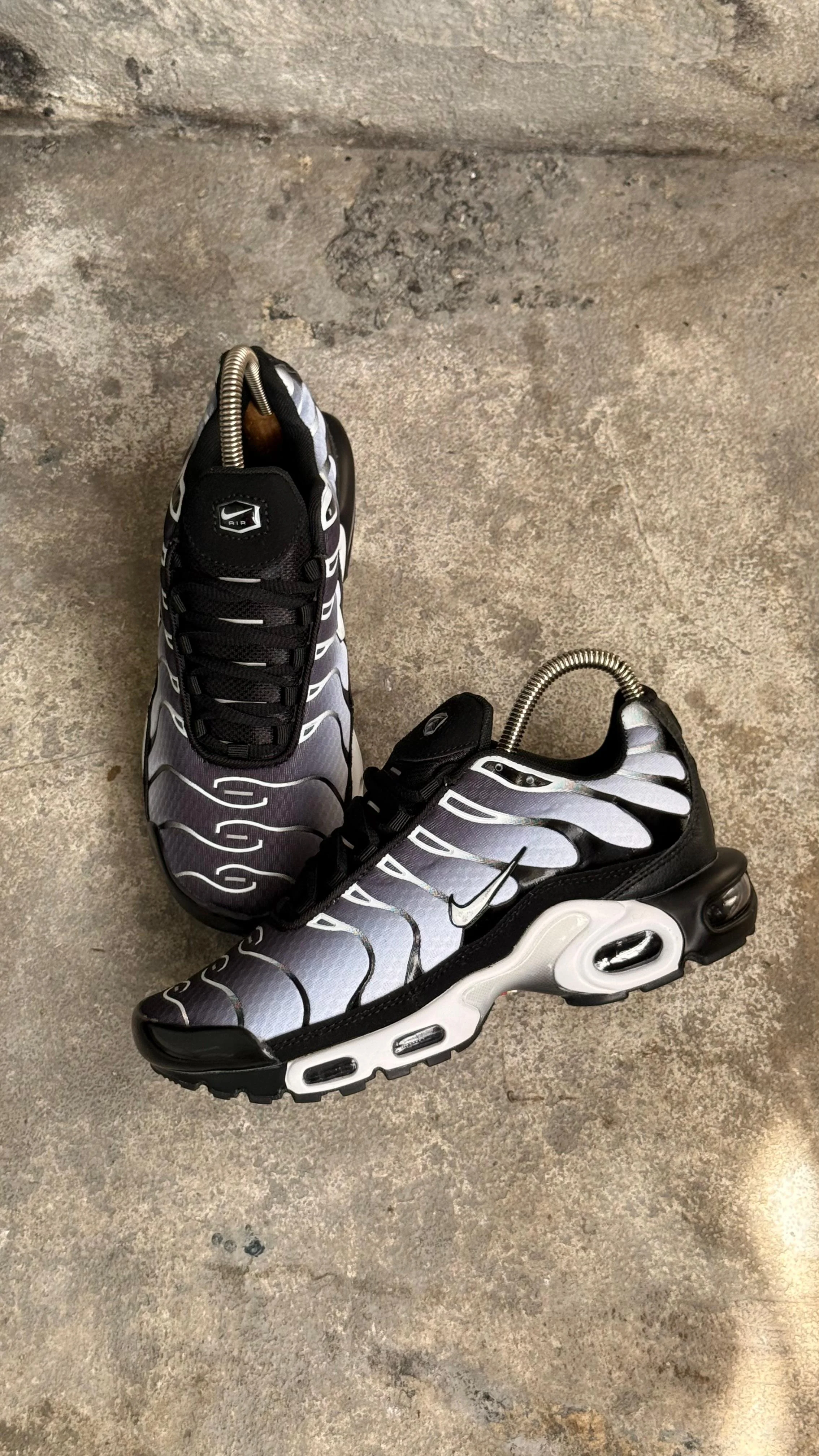 NIKE TN DIFUMINADO NEGRO BLANCO - Image 3
