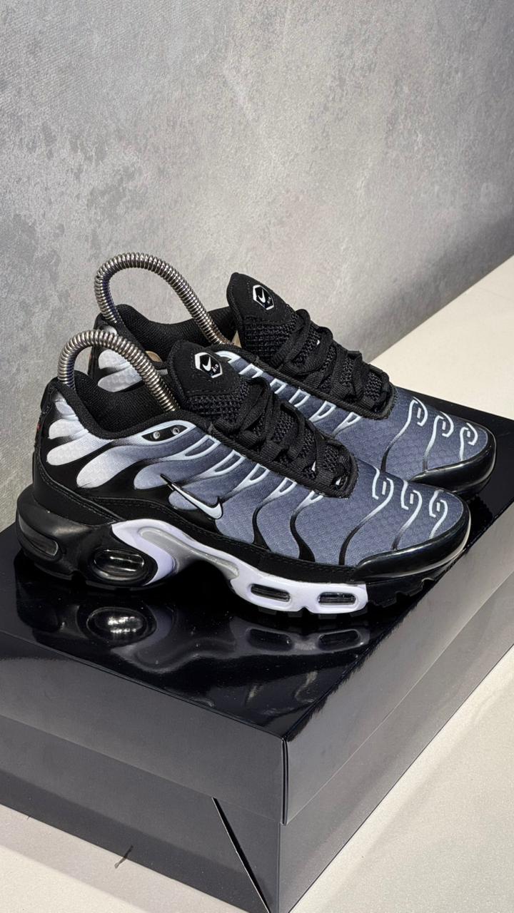 NIKE TN DIFUMINADO NEGRO BLANCO - Image 4
