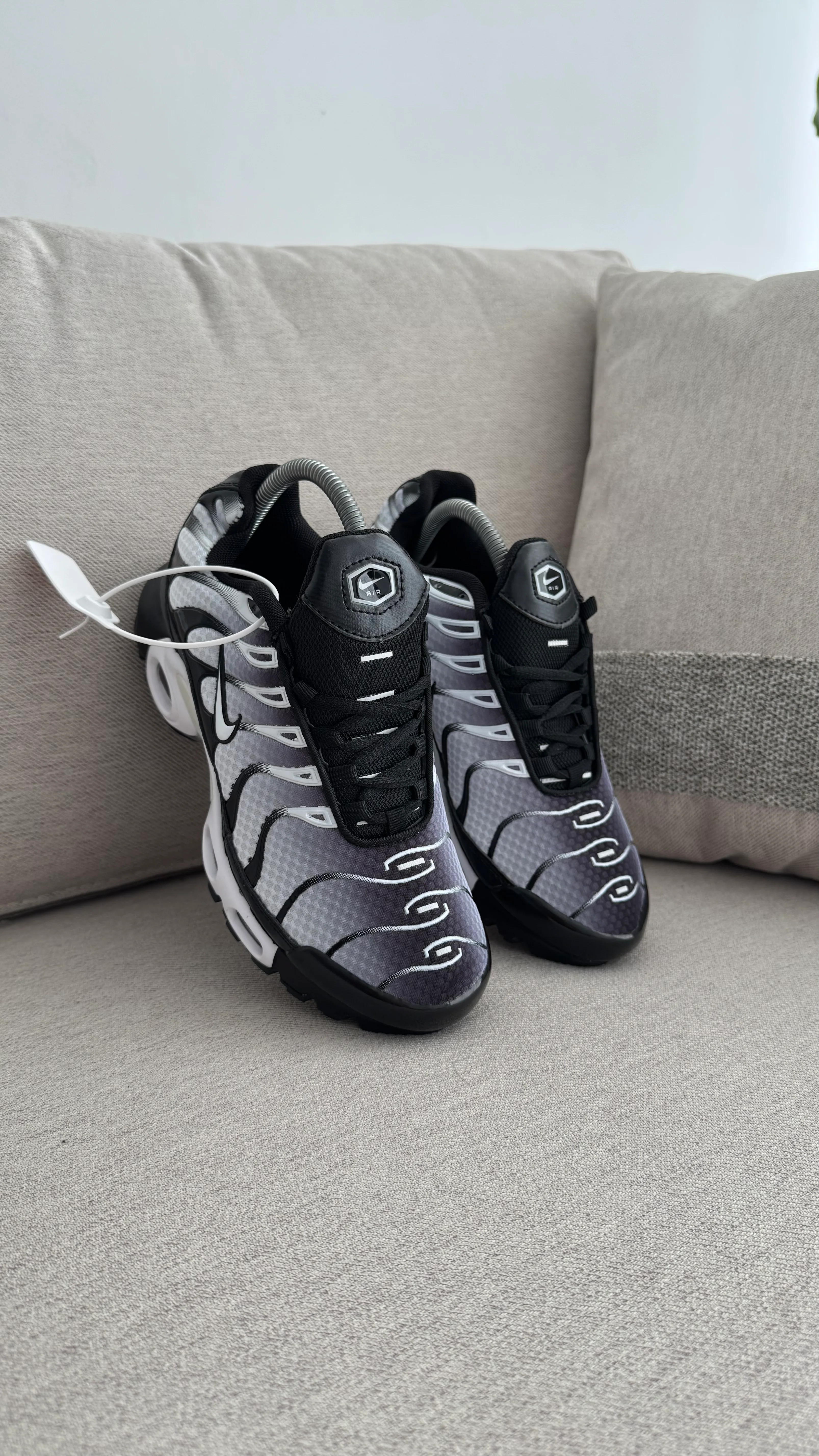 NIKE TN DIFUMINADO NEGRO BLANCO - Image 9
