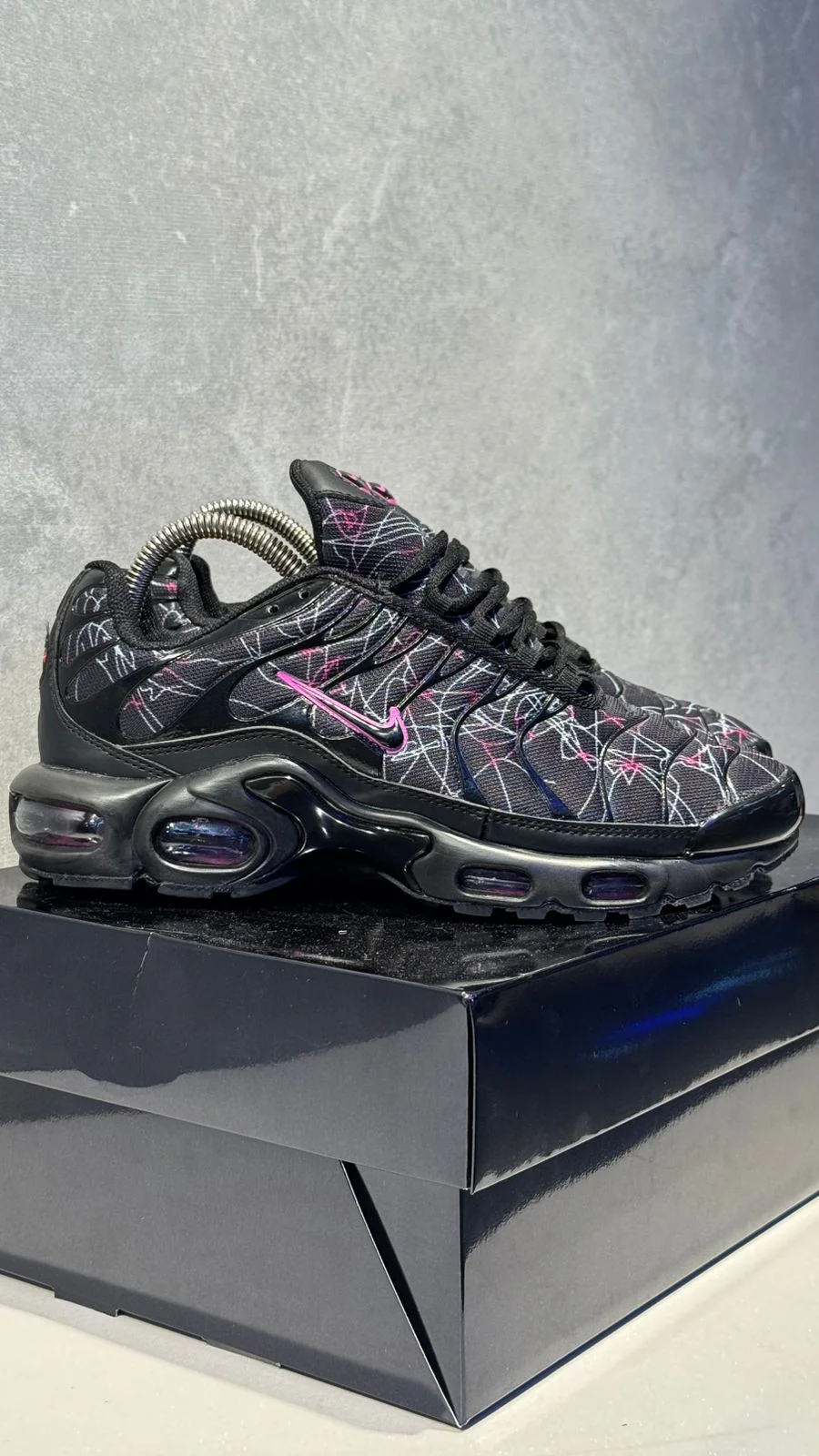 NIKE TN ELECTRICO NEGRO FUCSIA PROMO - Image 2