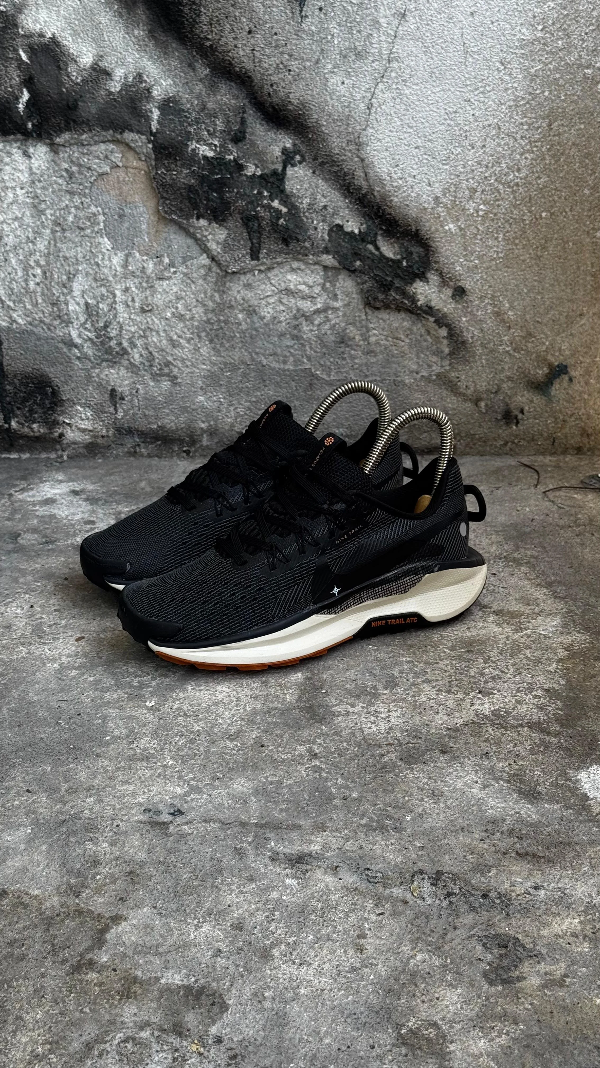 NIKE TRAIL NEGRO BLANCO NARANJA