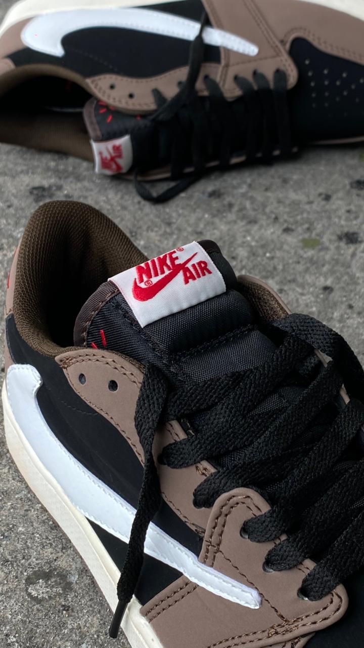 NIKE TRAVIS SCOTT BLANCA CAFE - Image 2