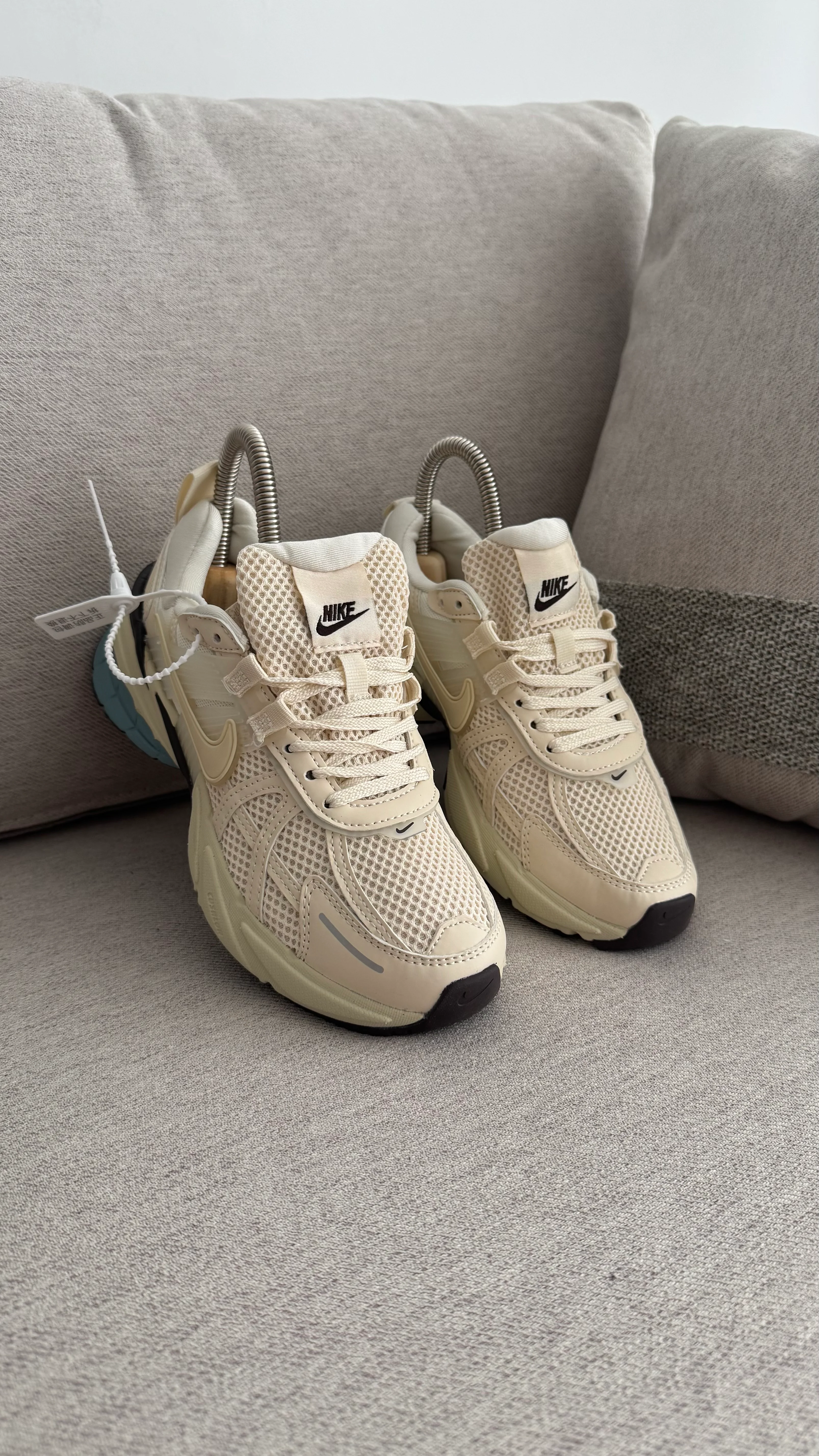 NIKE V2K BEIGE CREMA PROMO - Image 6