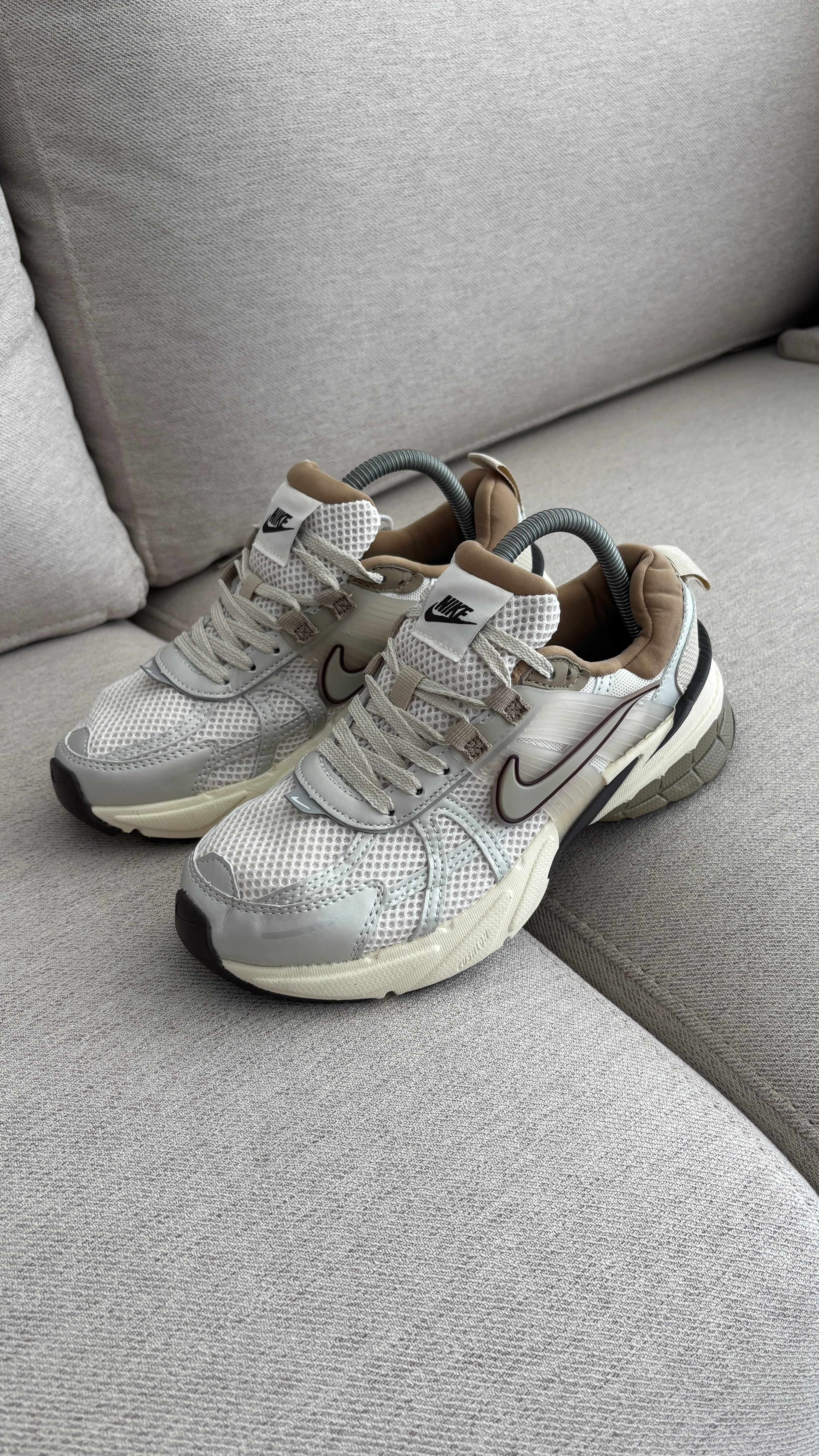 NIKE V2K CAFE - Image 8