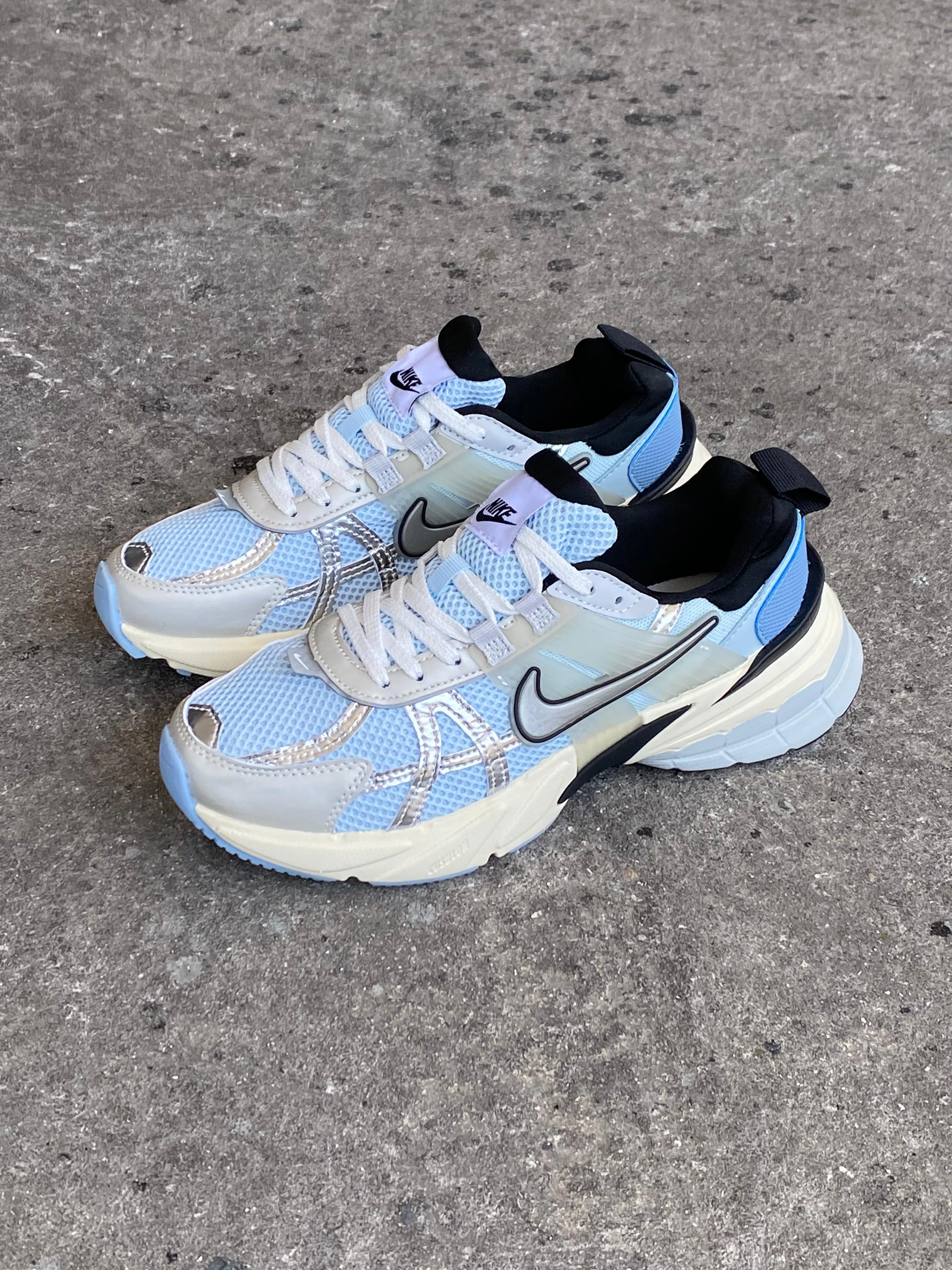 NIKE V2K CELESTE - Image 2