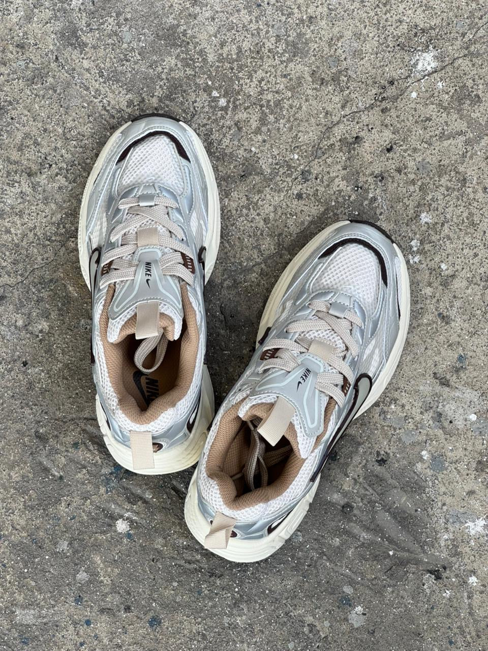 NIKE V3K BEIGE CAFE - Image 3