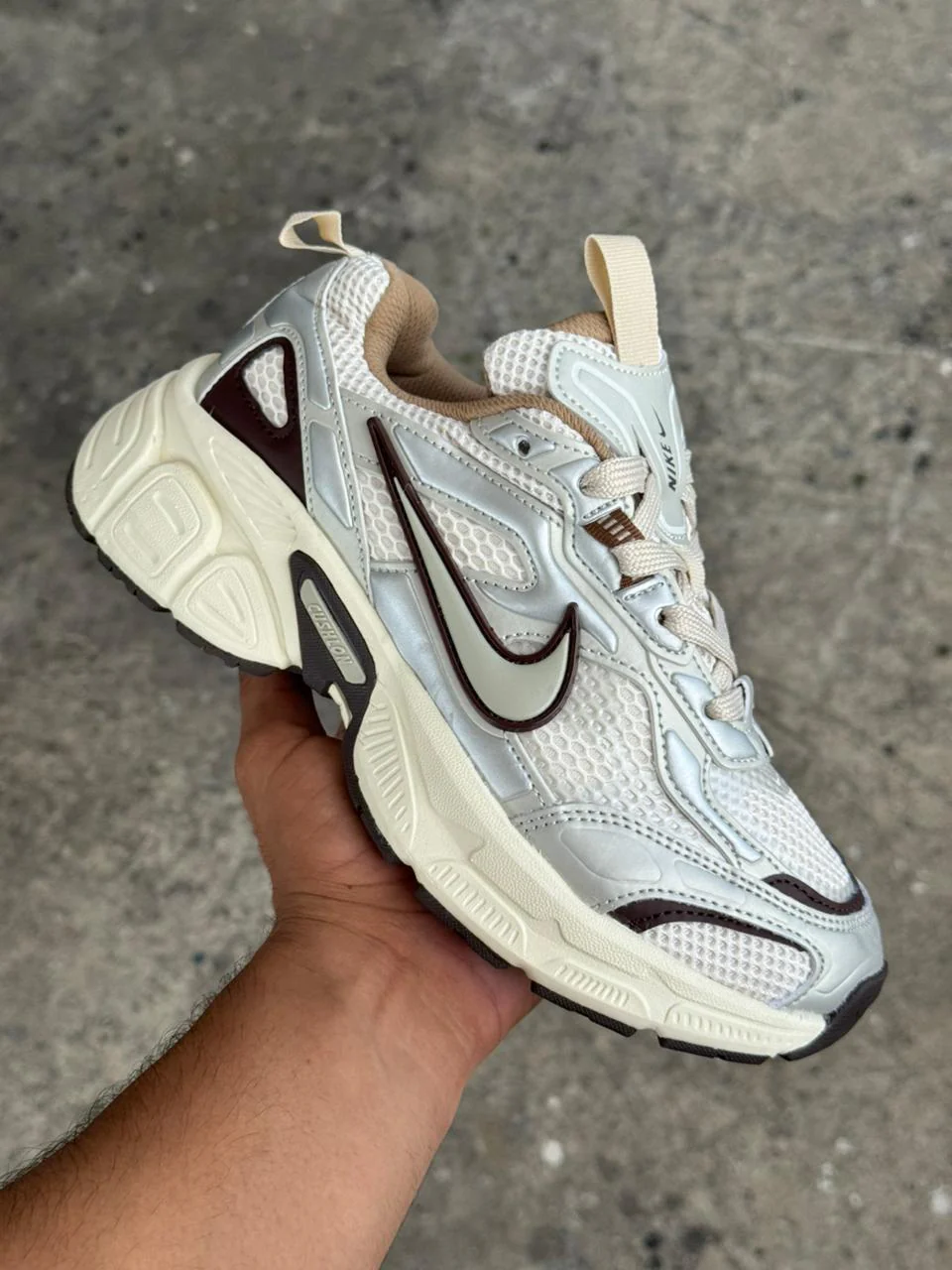 NIKE V3K BEIGE CAFE - Image 4