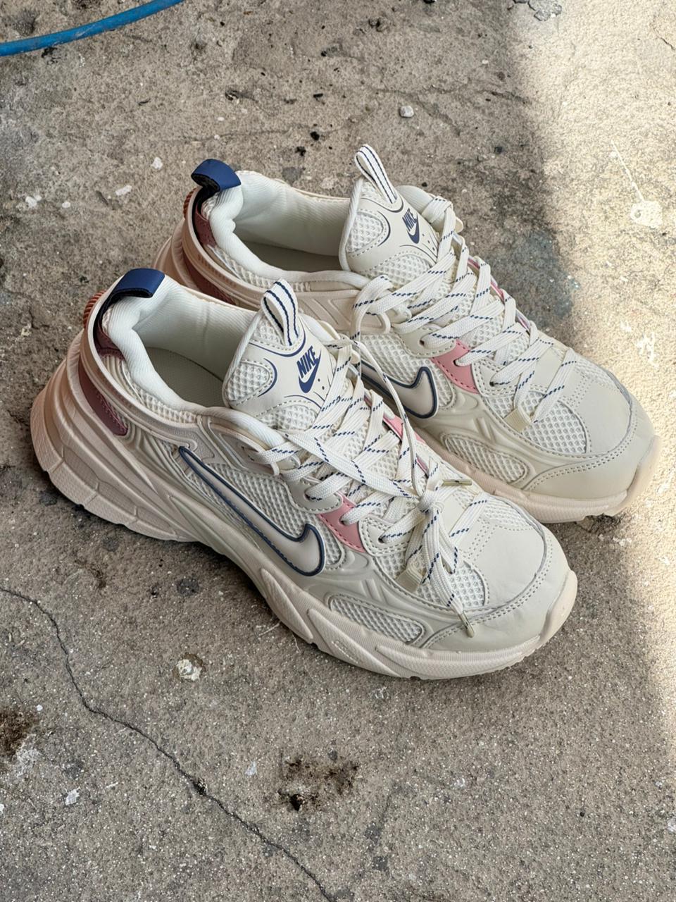 NIKE V3K BEIGE ROSA - Image 7