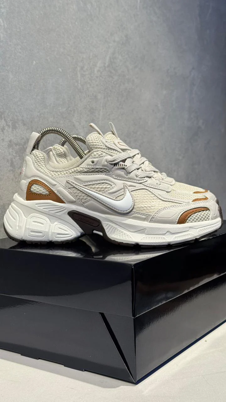 NIKE V3K SKATE BEIGE CAFE - Image 4