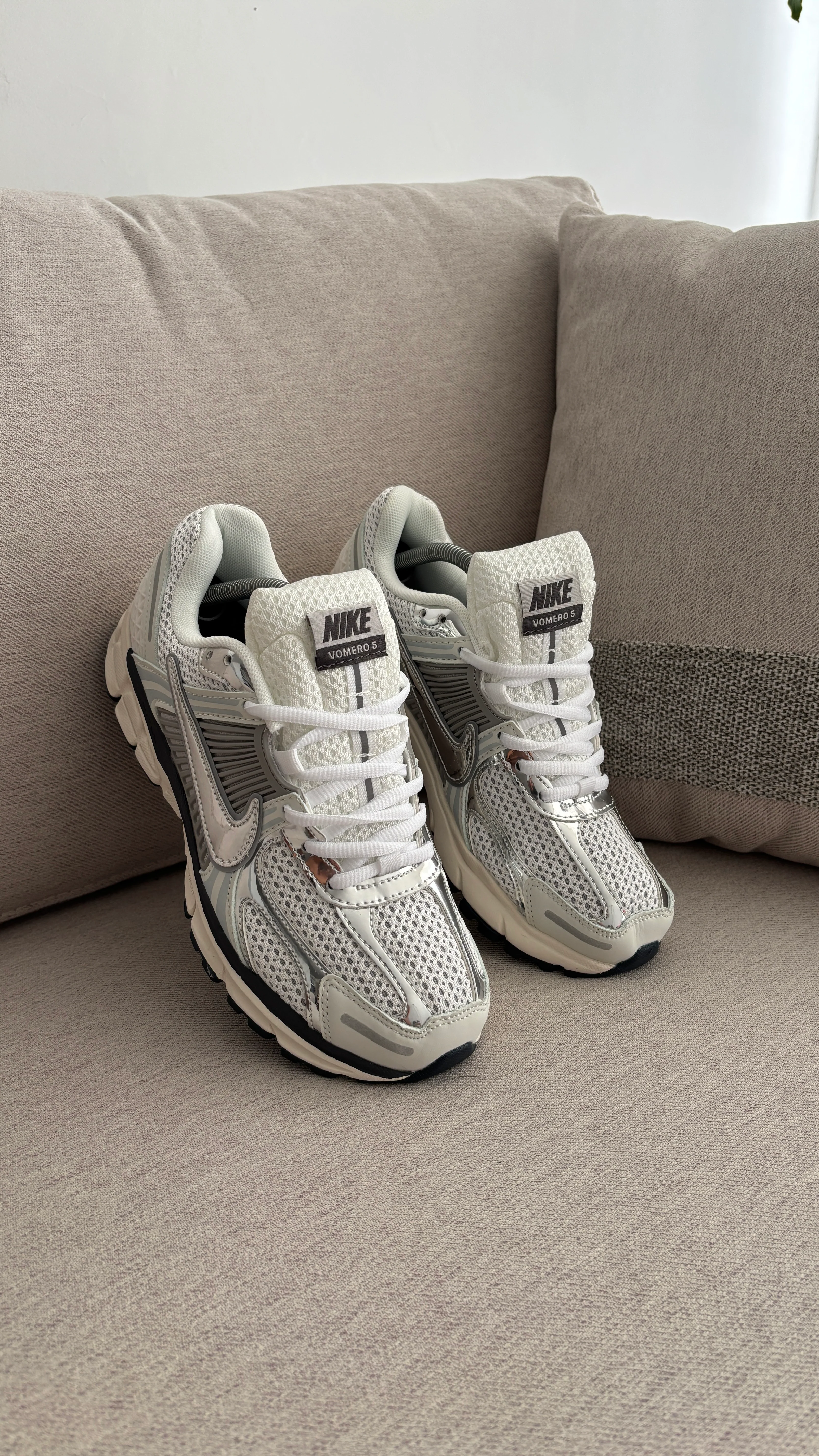 NIKE VOMERO PLATA - Image 7