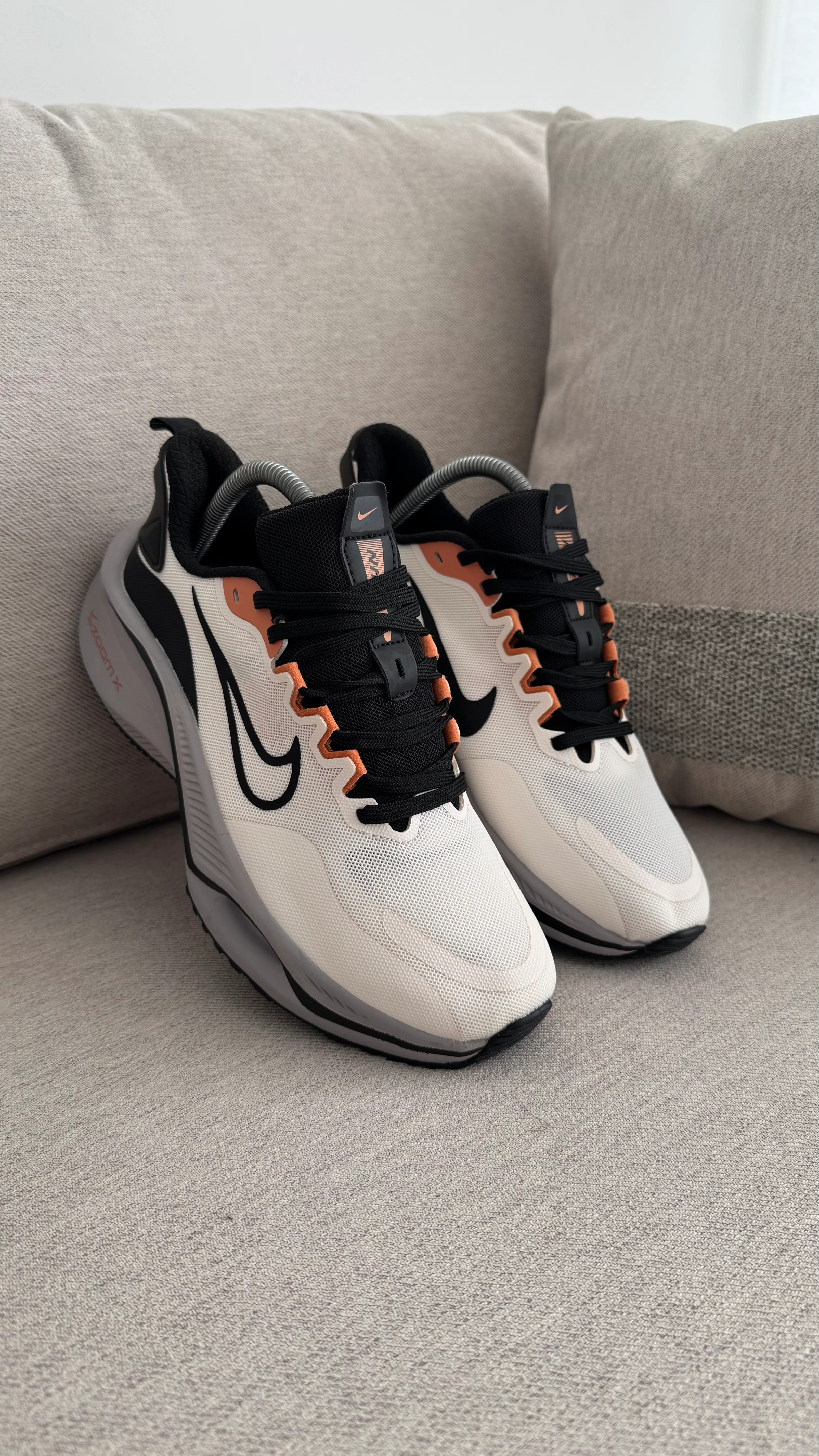 NIKE ZOOM CARITA BLANCO GRIS NEGRO - Image 3