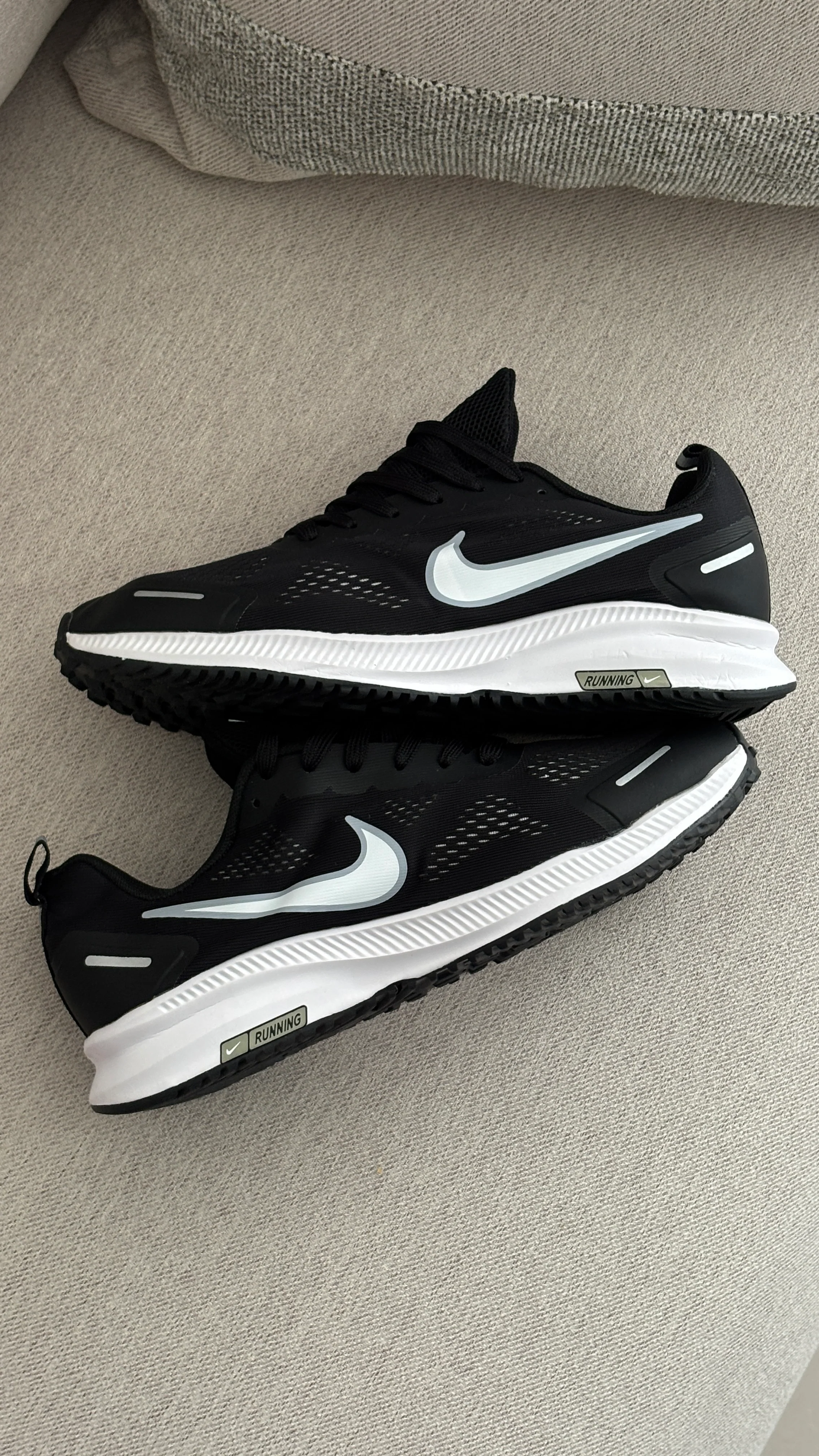 NIKE ZOON RUNNING NEGRO BLANCO - Image 3