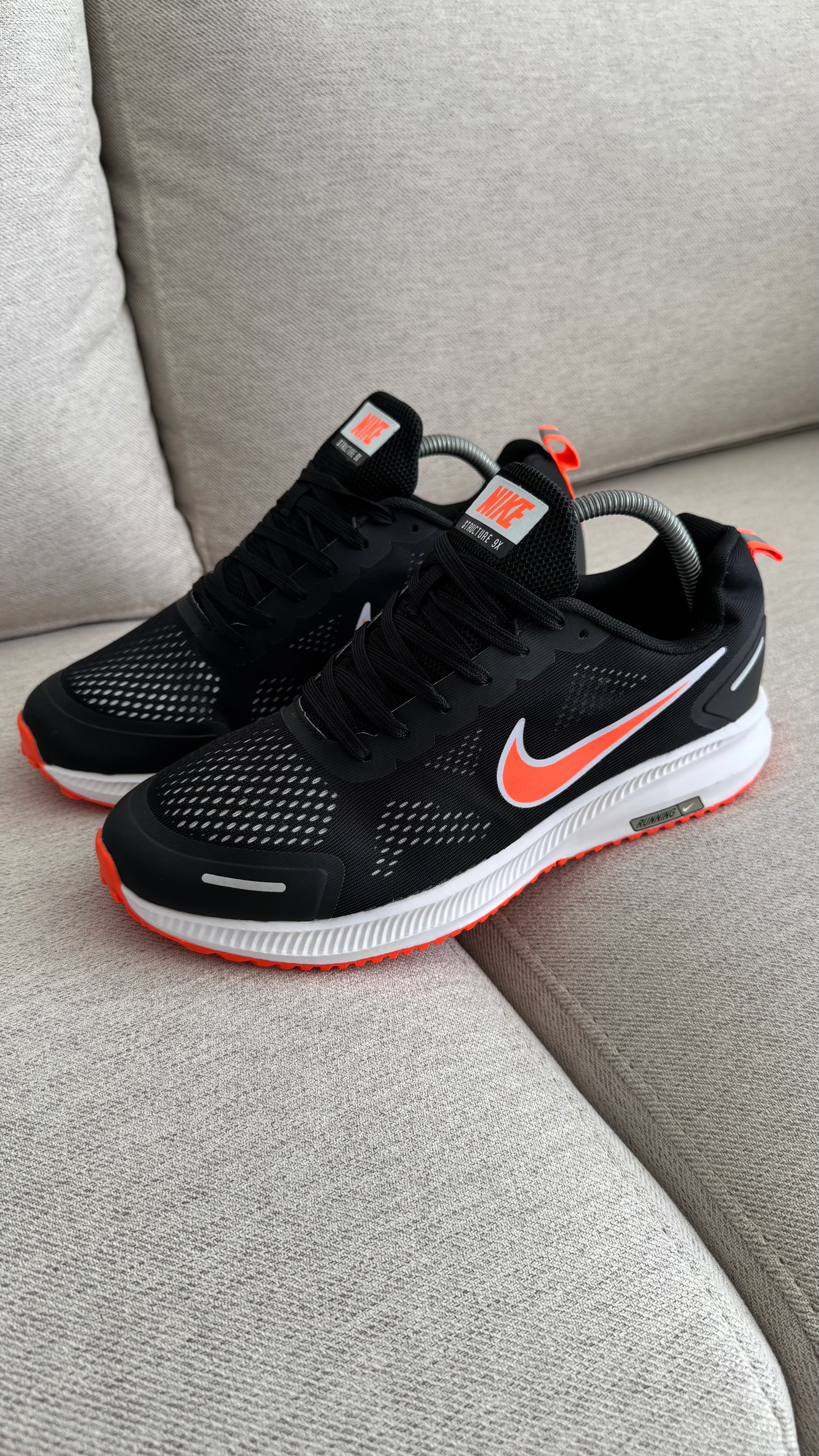 NIKE ZOON RUNNING NEGRO NARANJA - Image 10