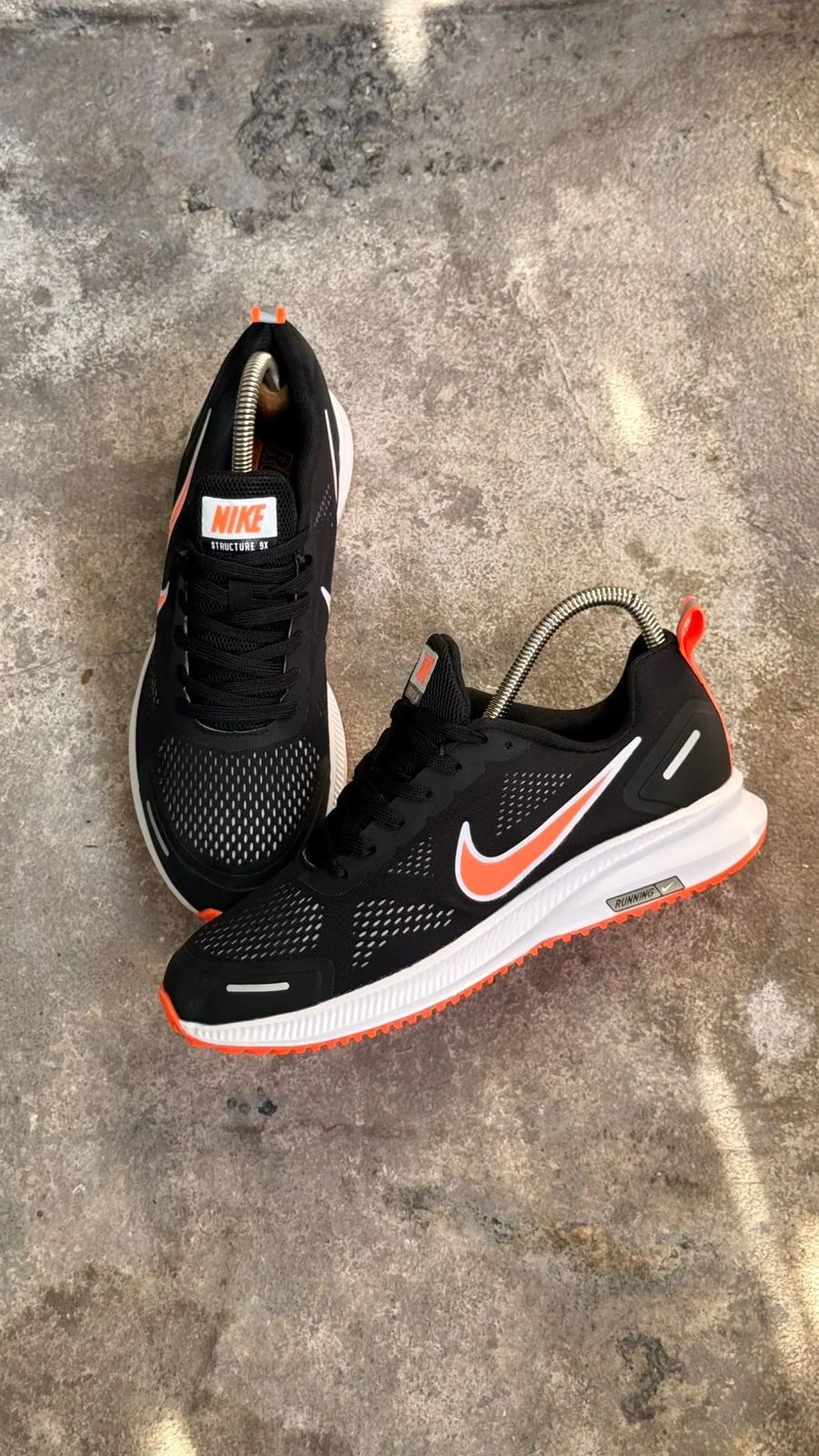 NIKE ZOON RUNNING NEGRO NARANJA - Image 3