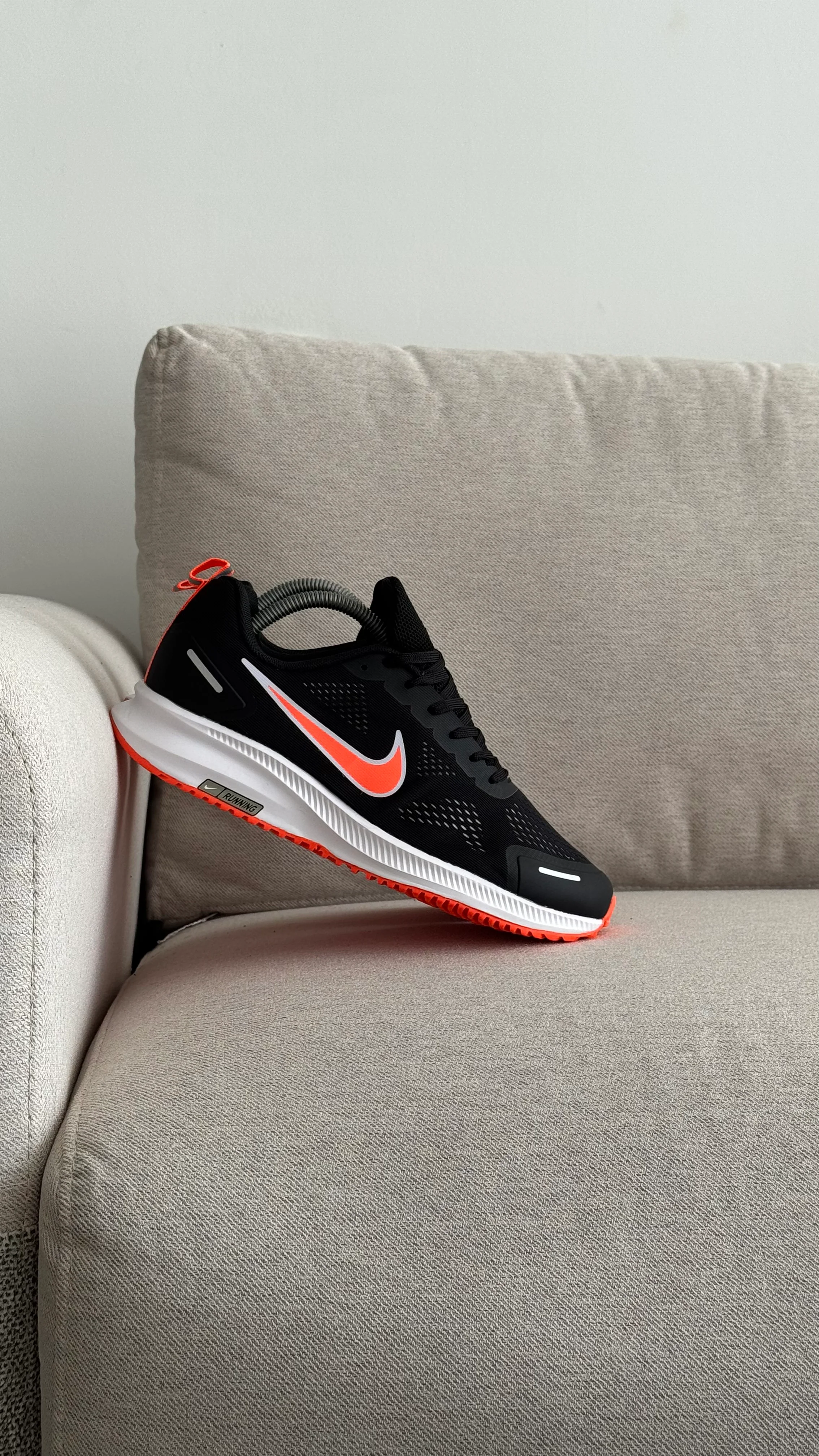 NIKE ZOON RUNNING NEGRO NARANJA - Image 8