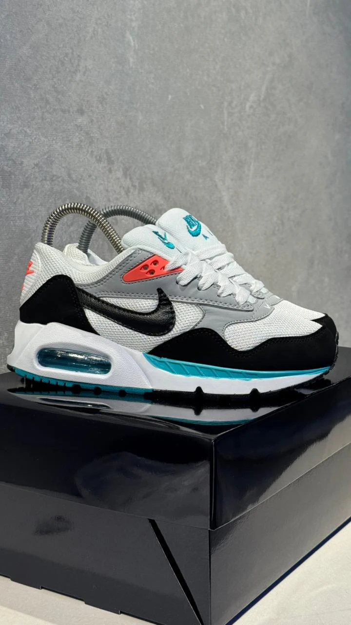 NIKE CORRALATE VERDE - Image 4