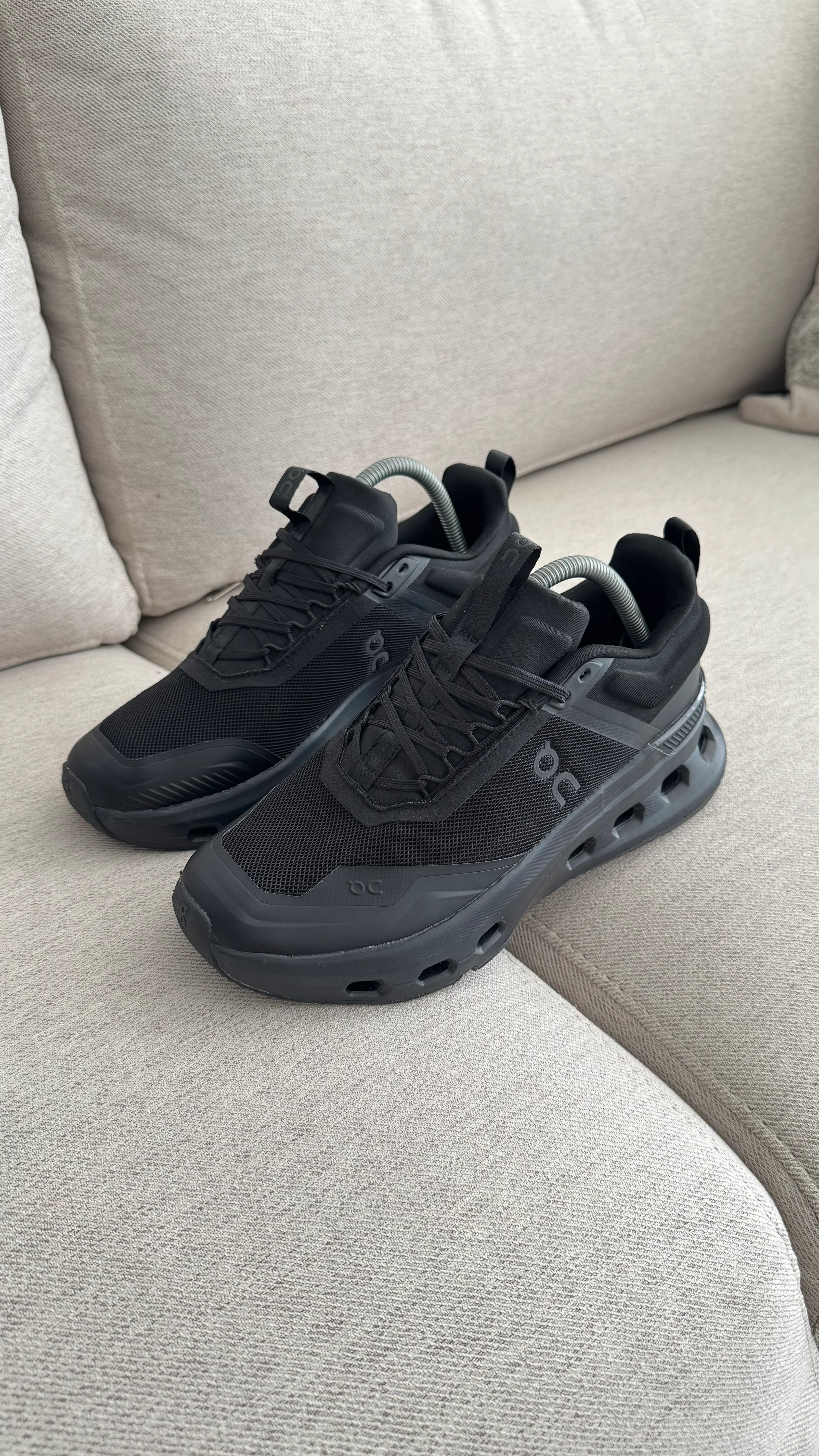 ON CLOUD NEGRO - Image 4
